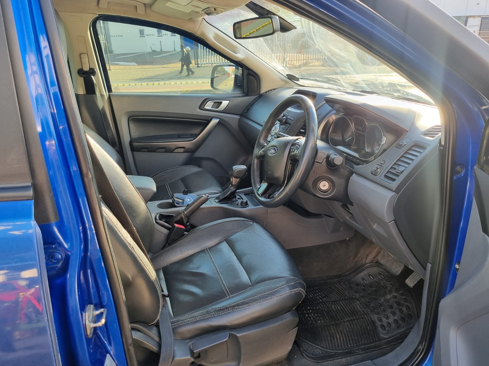 
								2014 Ford Ranger 3.2 TDCi XLT 4×4 Automatic Diesel – R185,000 full									
