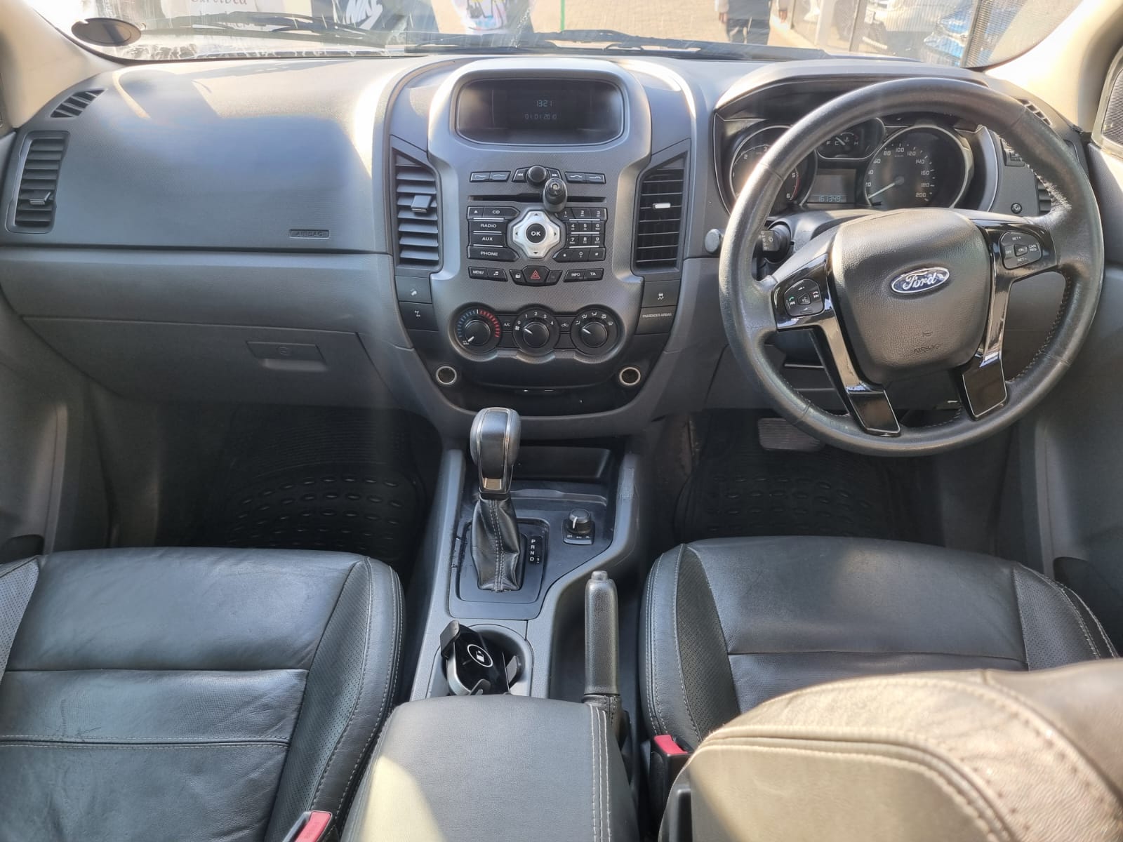 
								2014 Ford Ranger 3.2 TDCi XLT 4×4 Automatic Diesel – R185,000 full									