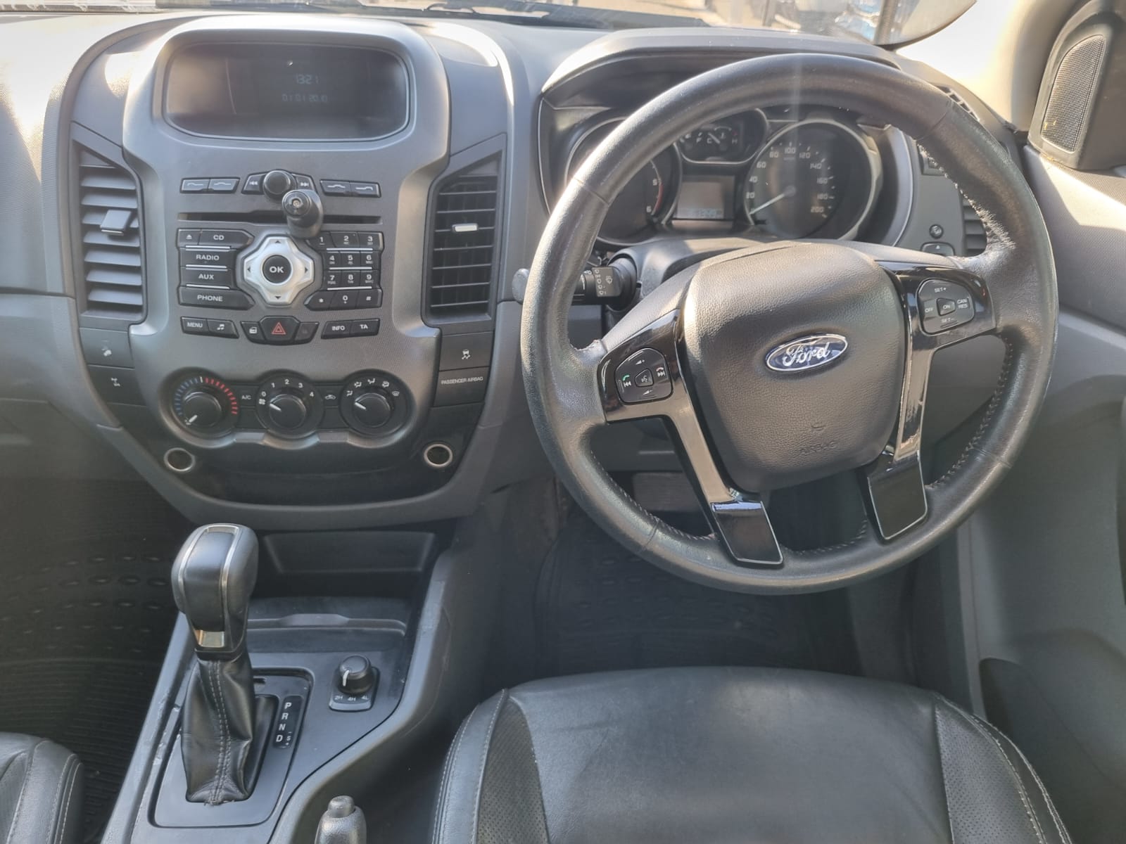 
								2014 Ford Ranger 3.2 TDCi XLT 4×4 Automatic Diesel – R185,000 full									