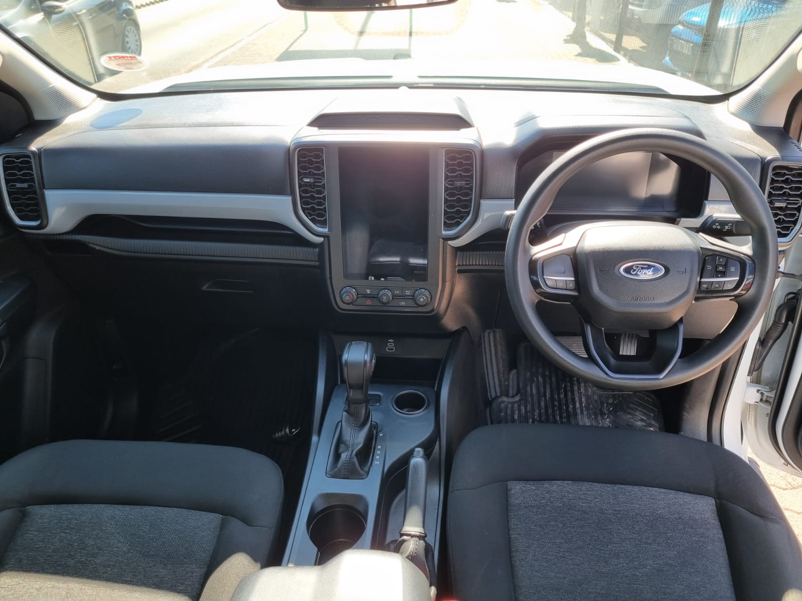 
								2023 Ford Ranger 2.0 XL Extra Cab Automatic Diesel – R375,000 full									