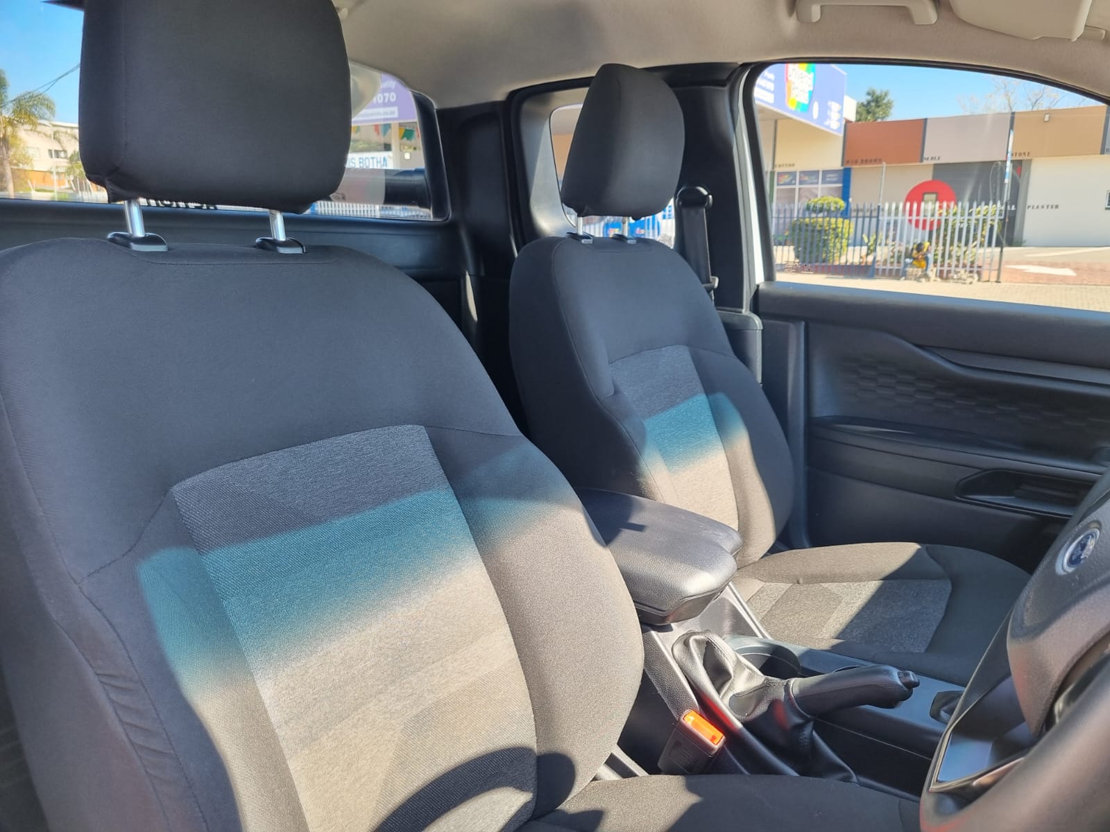 
								2023 Ford Ranger 2.0 XL Extra Cab Automatic Diesel – R375,000 full									