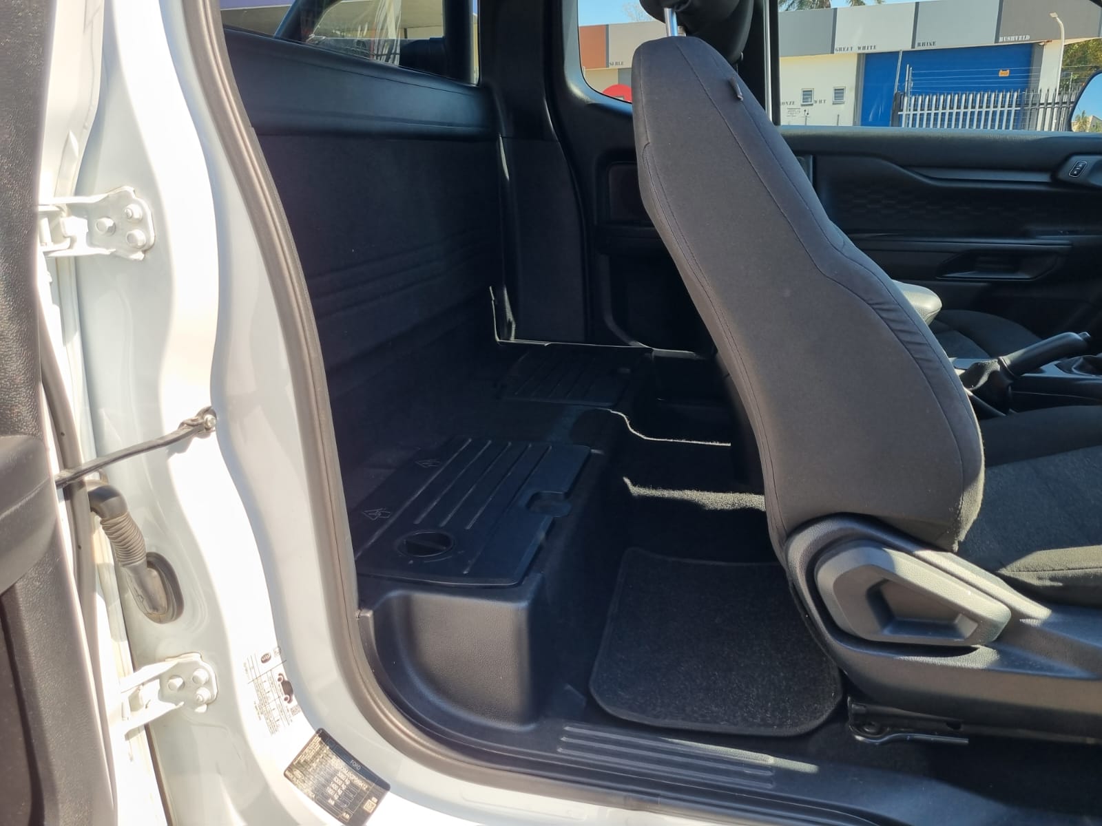 
								2023 Ford Ranger 2.0 XL Extra Cab Automatic Diesel – R375,000 full									