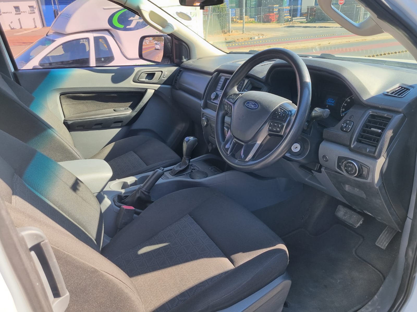 
								2018 Ford Ranger 2.2 XL Extra Cab Automatic Diesel – R215,000 full									