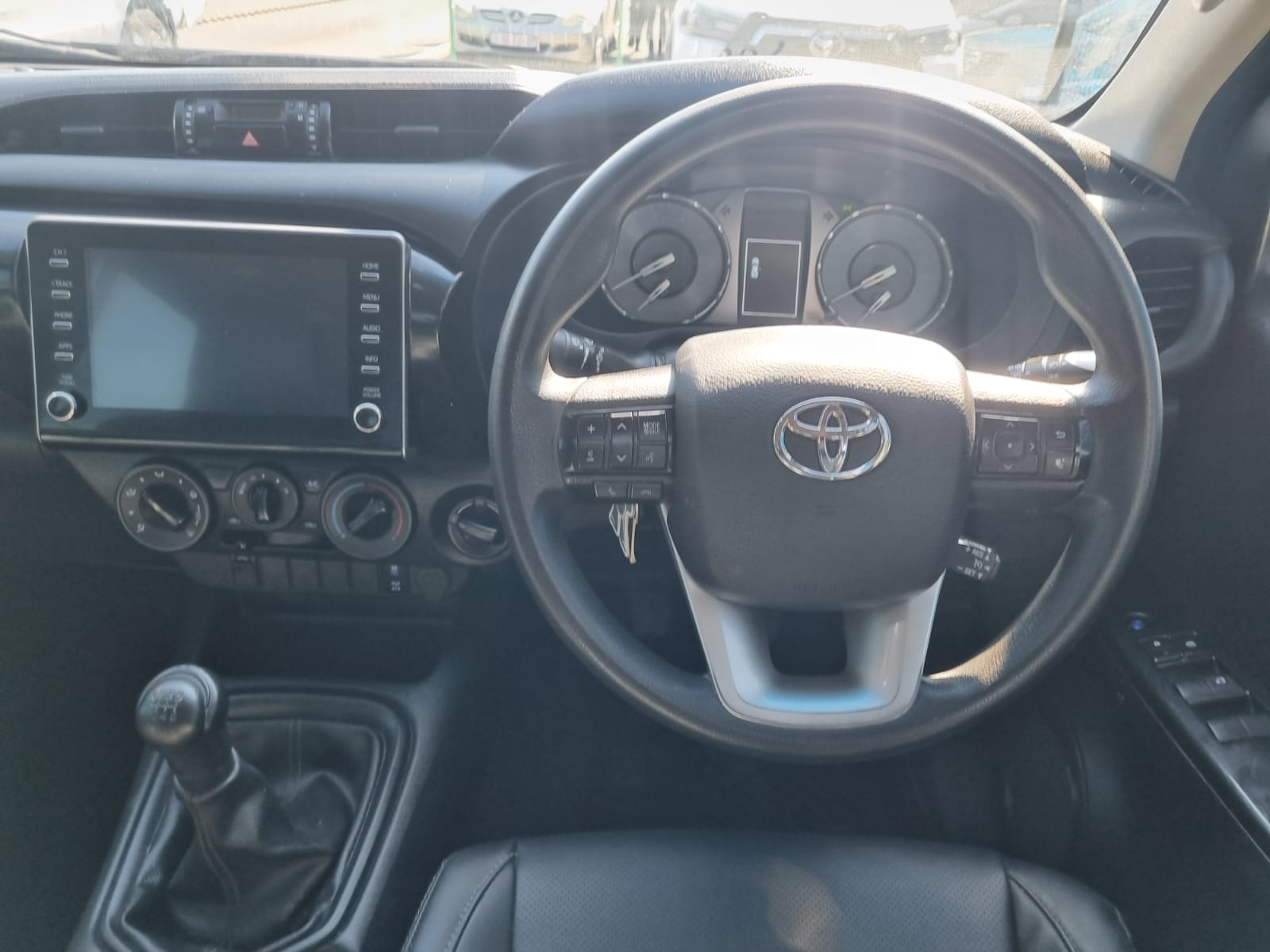 
								2024 Toyota Hilux 2.4 GD-6 4×4 Manual Diesel – R480,000 full									