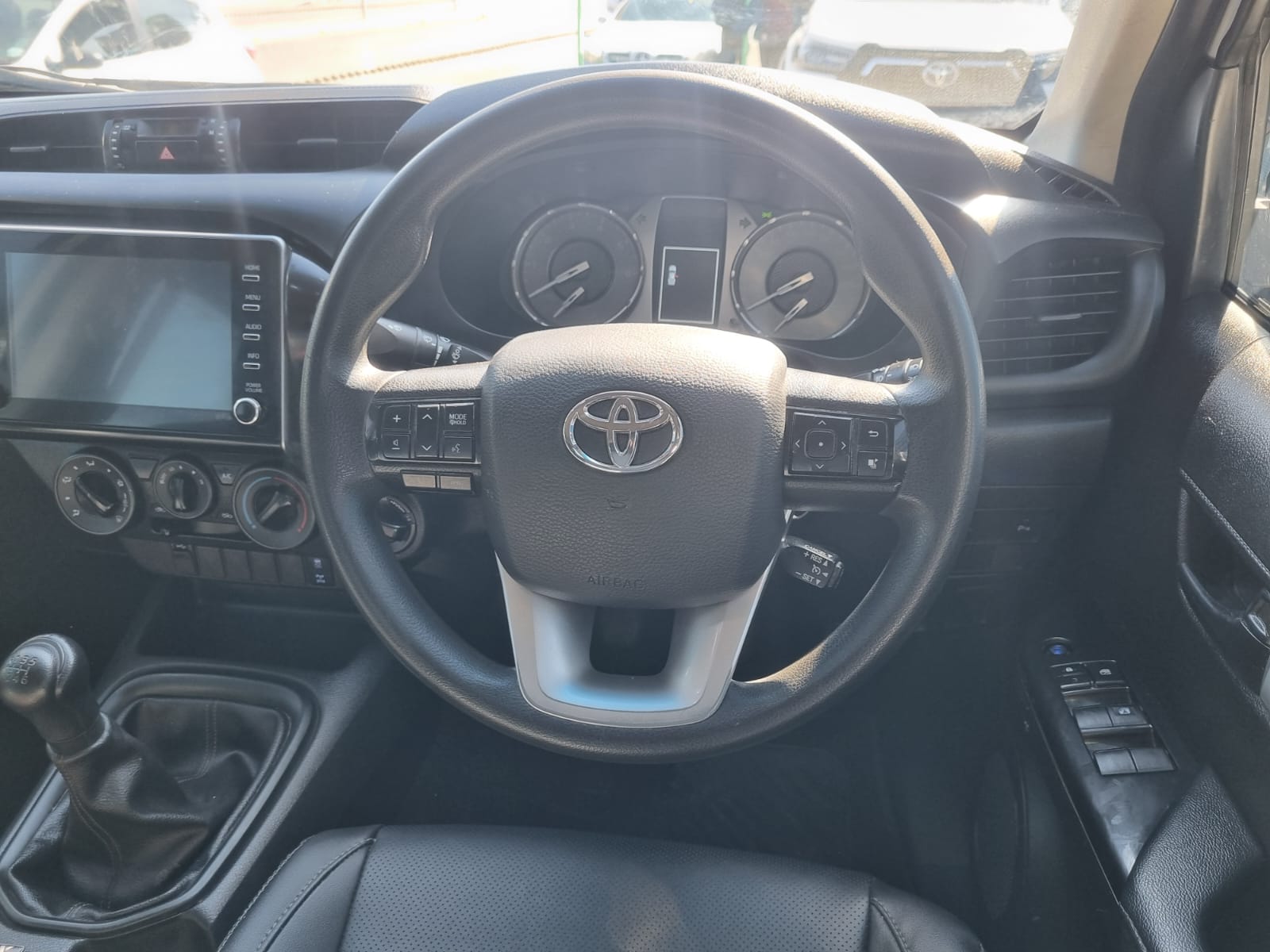 
								2024 Toyota Hilux 2.4 GD-6 4×4 Manual Diesel – R480,000 full									