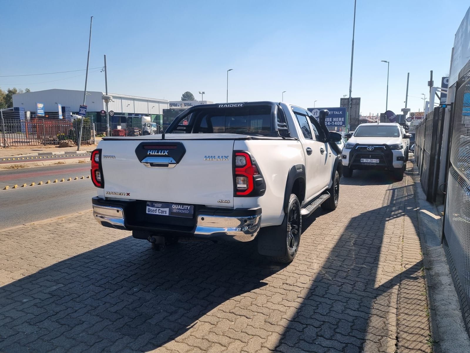 
								2024 Toyota Hilux 2.4 GD-6 4×4 Manual Diesel – R480,000 full									