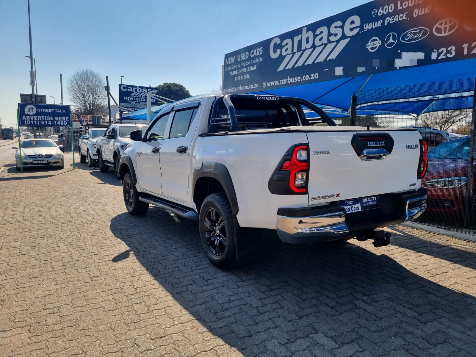 
								2024 Toyota Hilux 2.4 GD-6 4×4 Manual Diesel – R480,000 full									