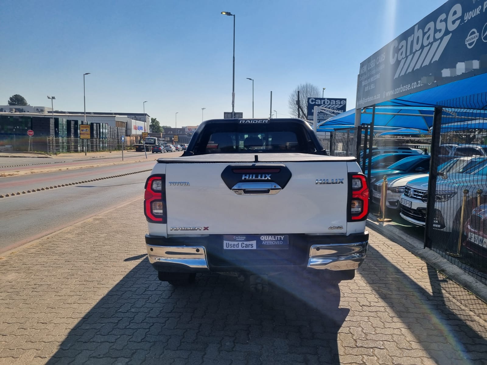
								2024 Toyota Hilux 2.4 GD-6 4×4 Manual Diesel – R480,000 full									