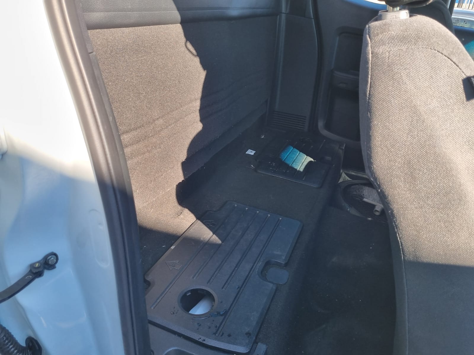 
								2023 Ford Ranger 2.2 TDCi Extra Cab Automatic Diesel – R260,000 full									