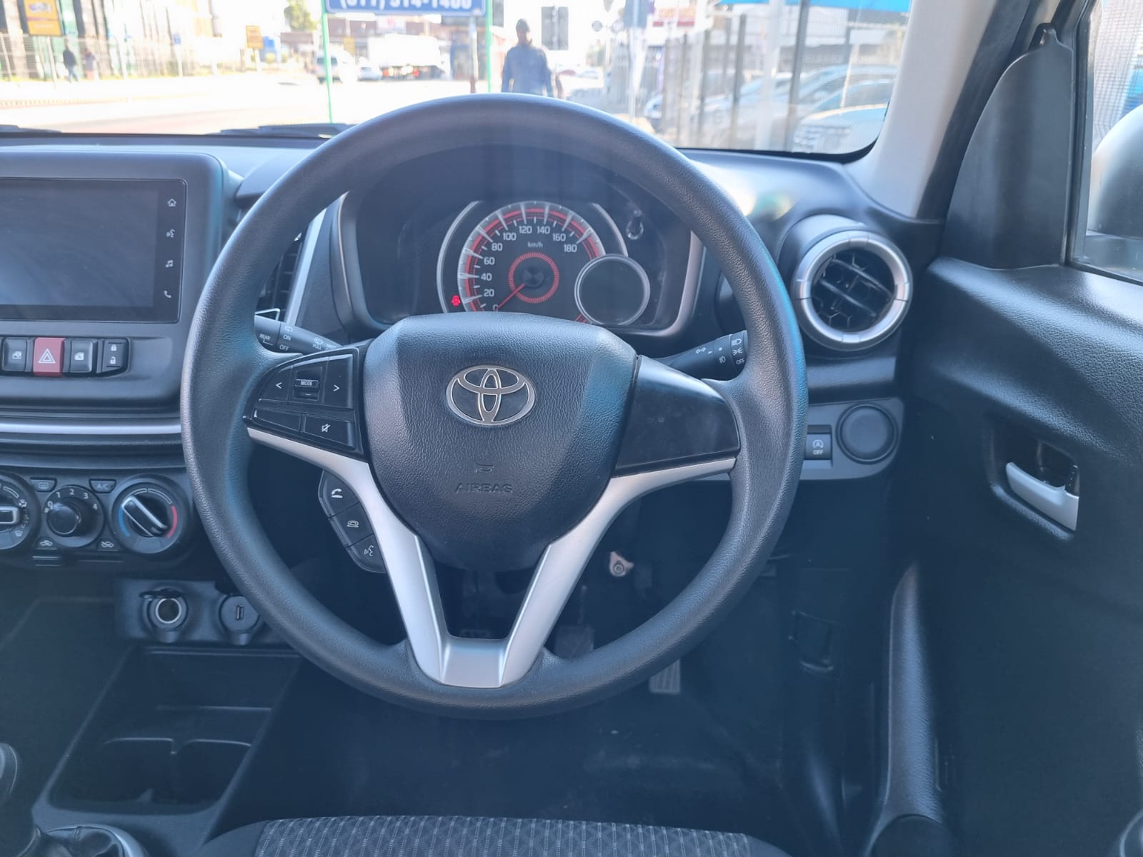 
								2025 Toyota Vitz 1.2 XR Manual Petrol – R190,000 full									