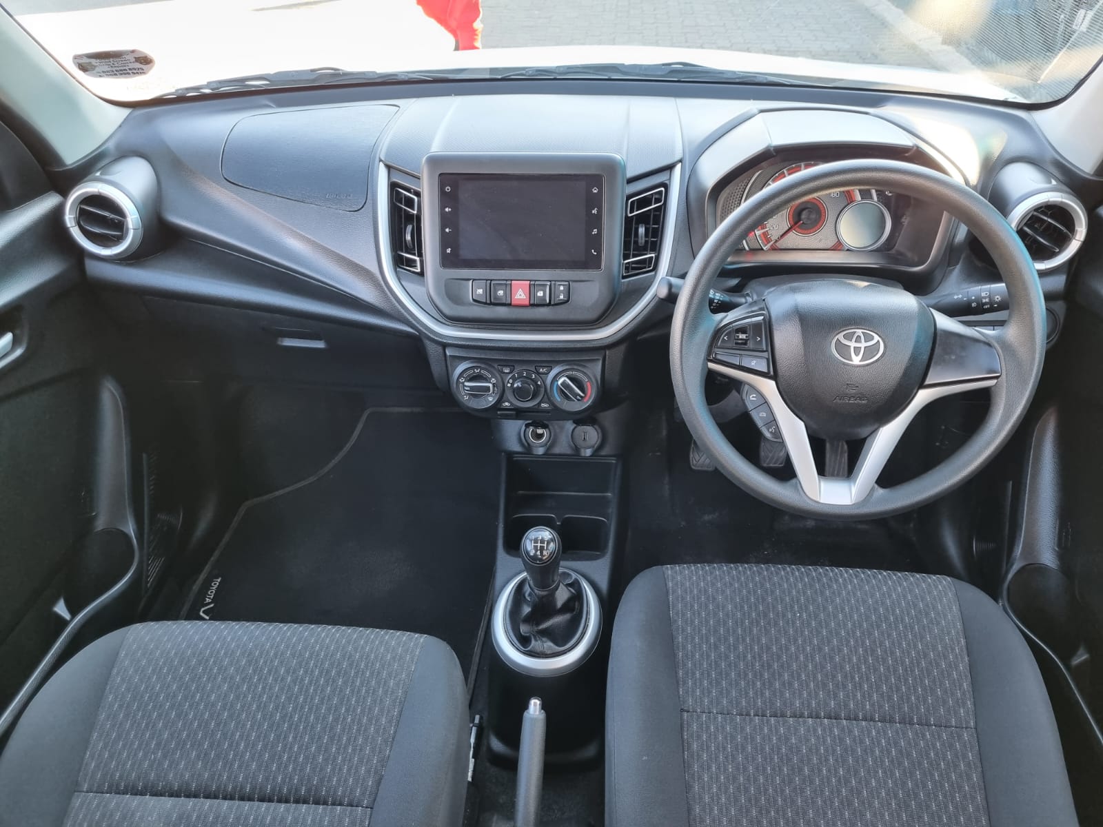 
								2025 Toyota Vitz 1.2 XR Manual Petrol – R190,000 full									