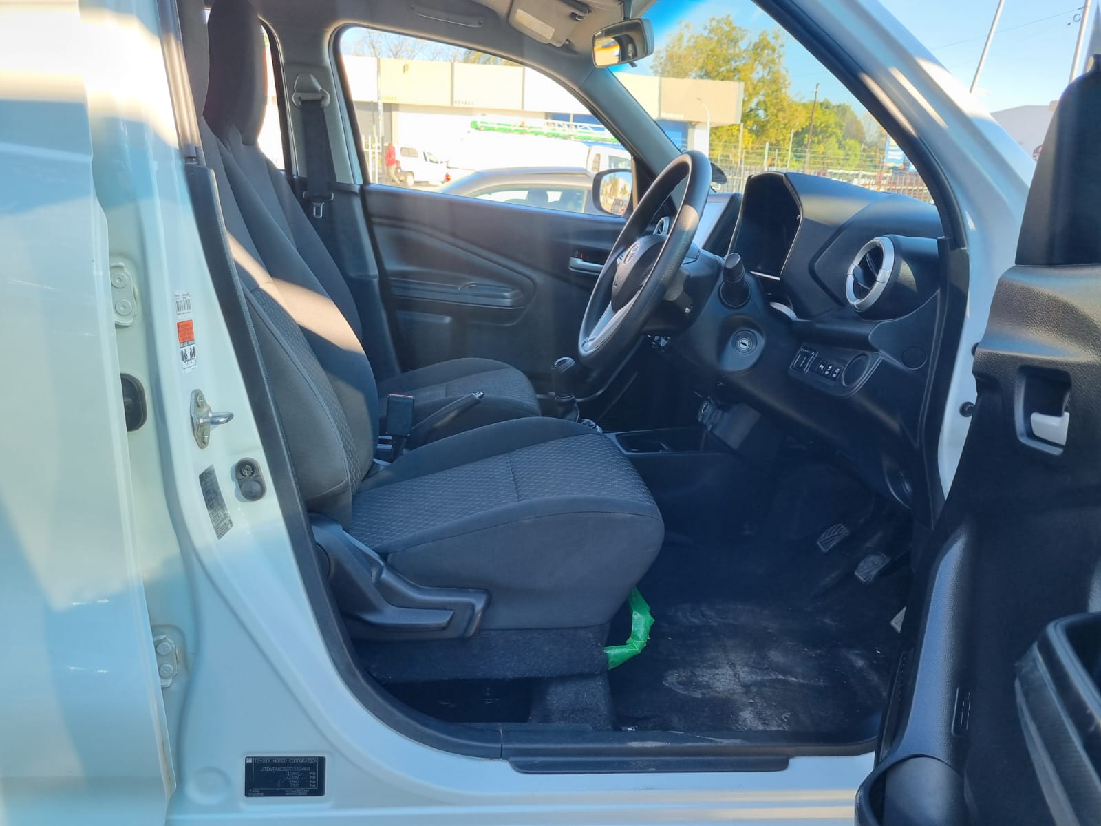 
								2025 Toyota Vitz 1.2 XR Manual Petrol – R190,000 full									