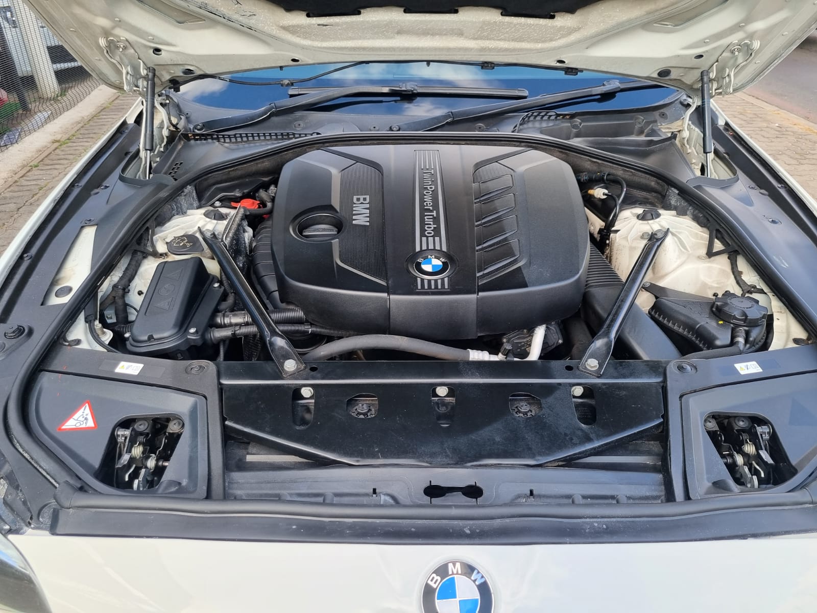 
								2014 BMW 520d M Sport Automatic Diesel – R203,000 full									
