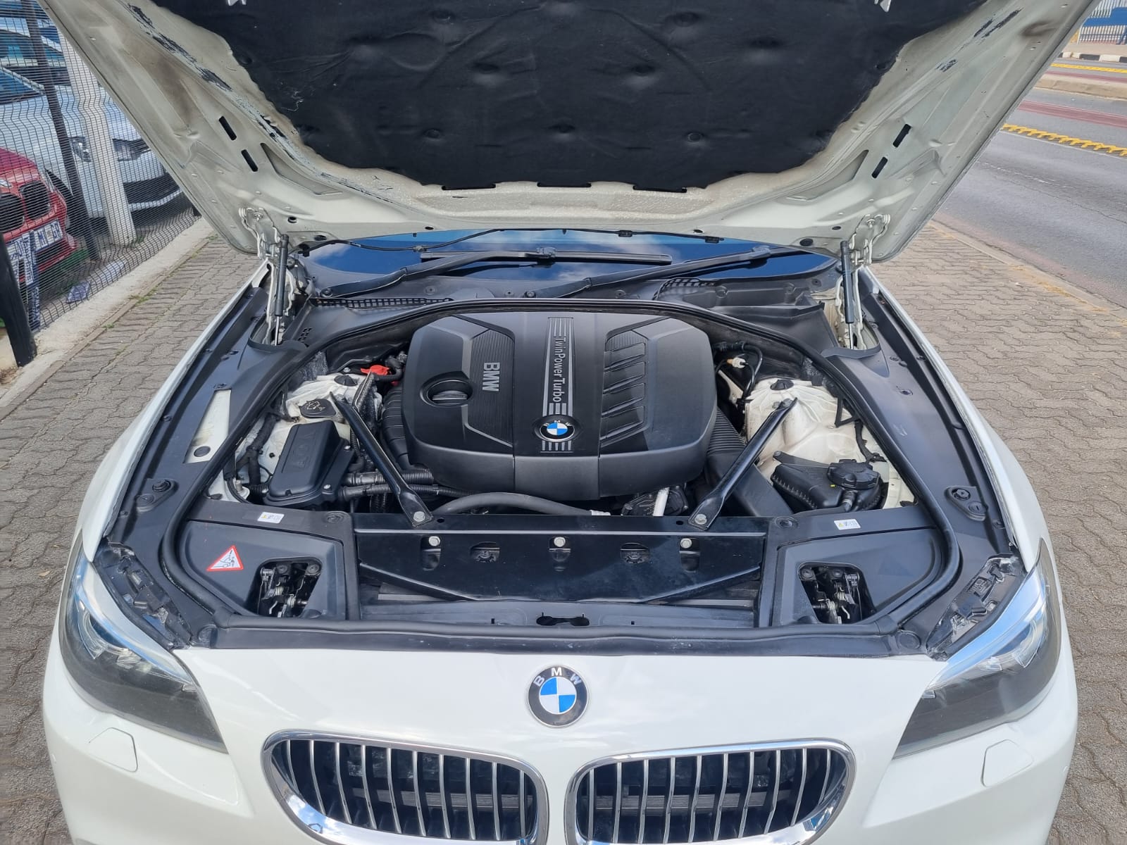 
								2014 BMW 520d M Sport Automatic Diesel – R203,000 full									