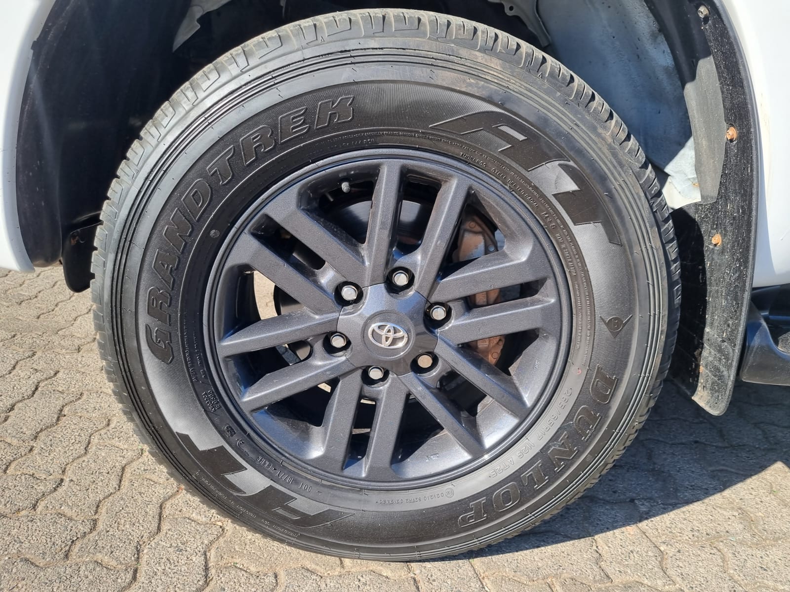 
								2012 Toyota Fortuner 3.0 D-4D 4×4 Automatic – R255 000 full									