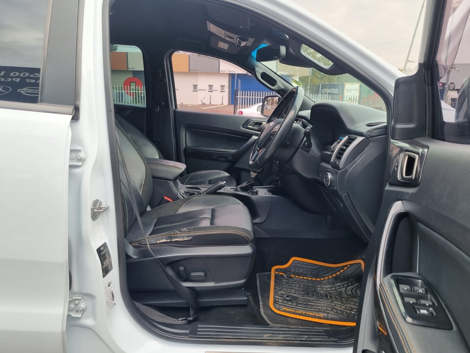 
								2020 Ford Ranger Wildtrak 2.0 4×4 Automatic Double Cab – R395 000 full									