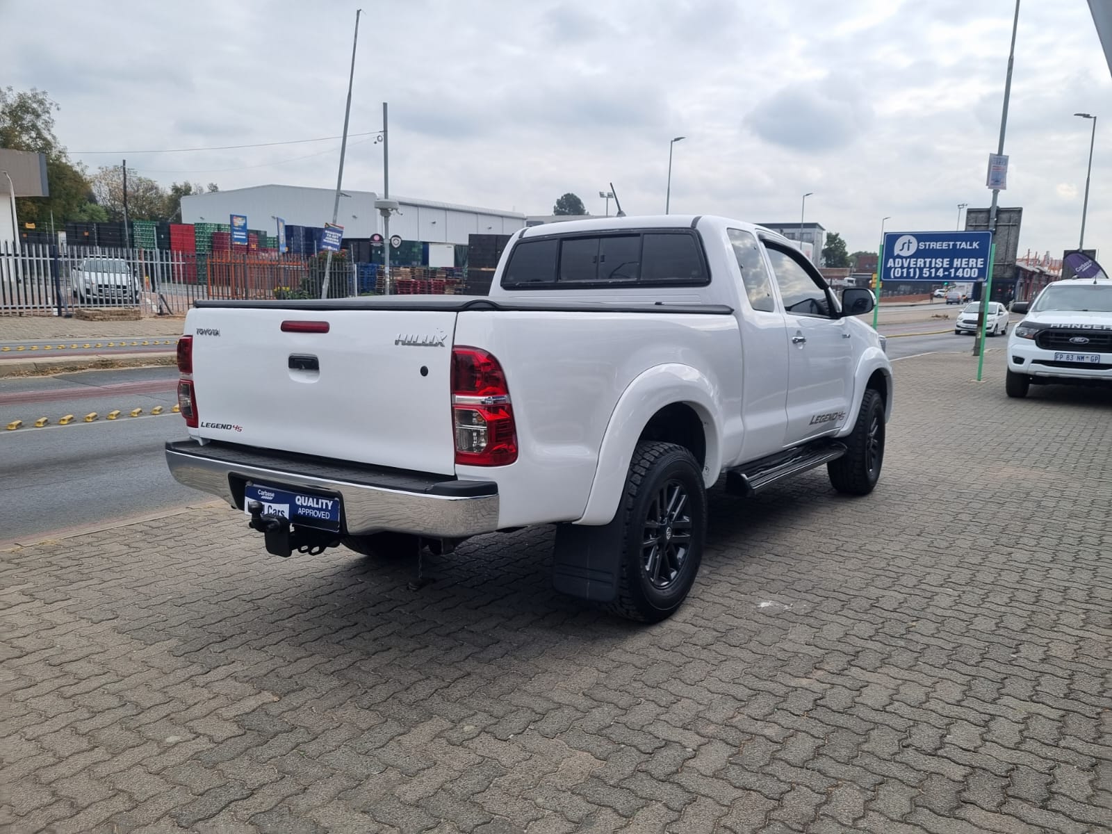 
								2012 Toyota Hilux 3.0 D-4D Extra Cab Manual – R225 000 full									