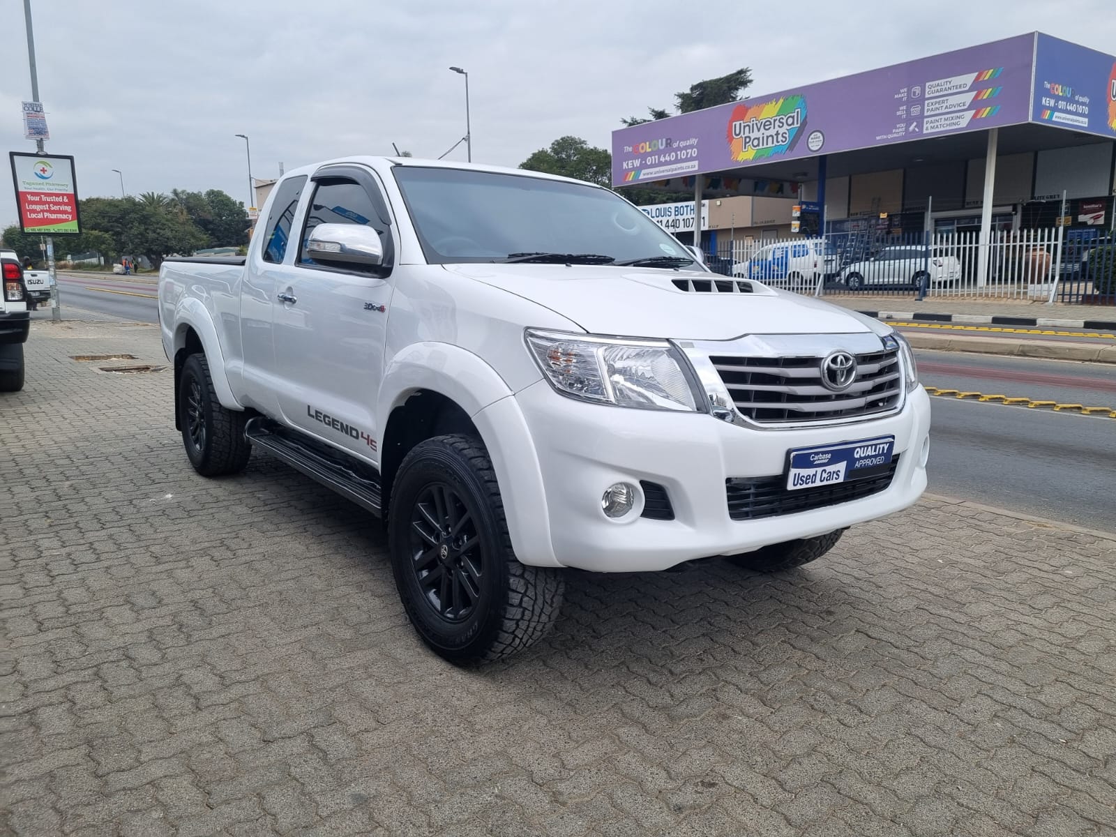 
								2012 Toyota Hilux 3.0 D-4D Extra Cab Manual – R225 000 full									