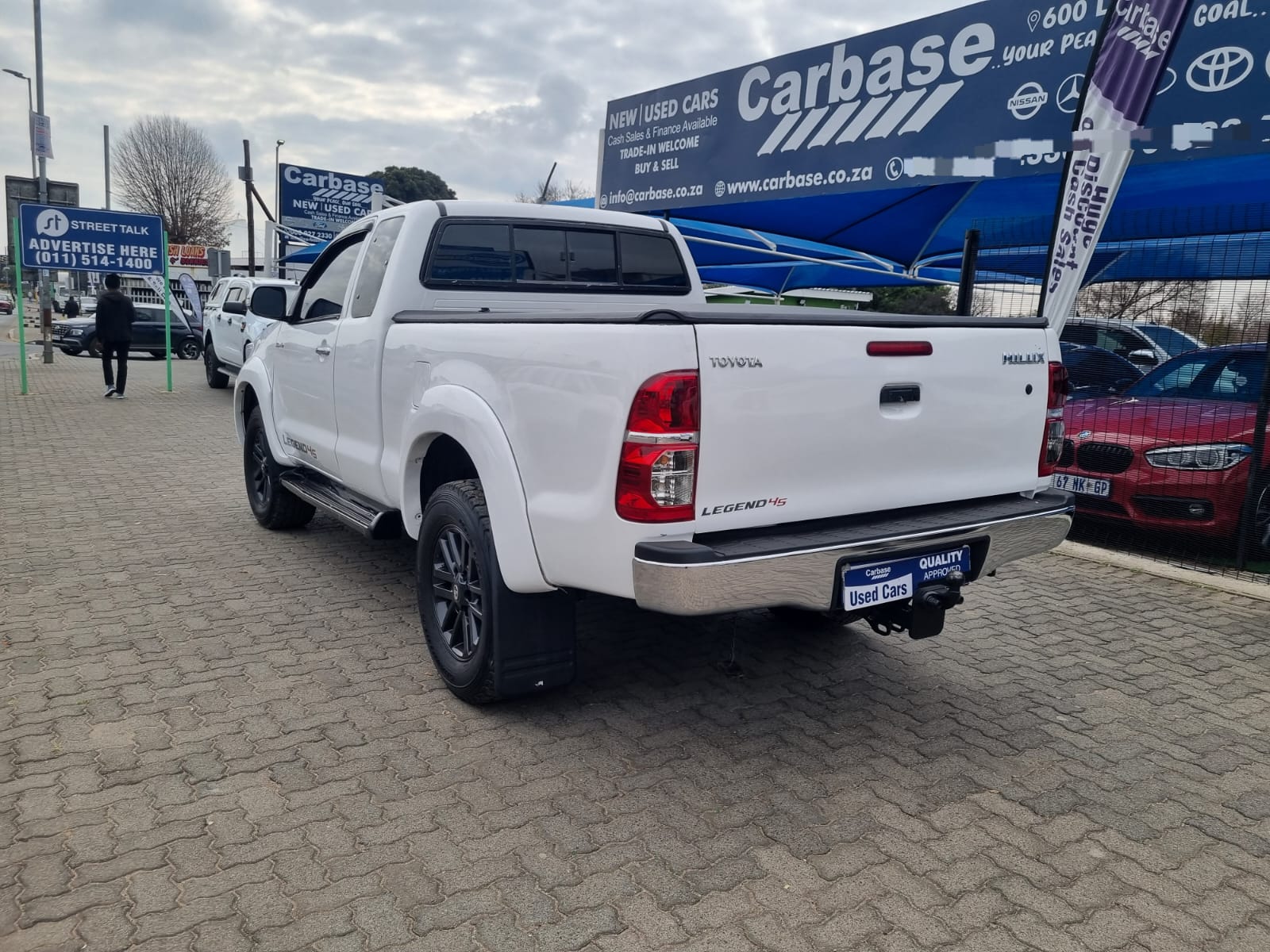 
								2012 Toyota Hilux 3.0 D-4D Extra Cab Manual – R225 000 full									