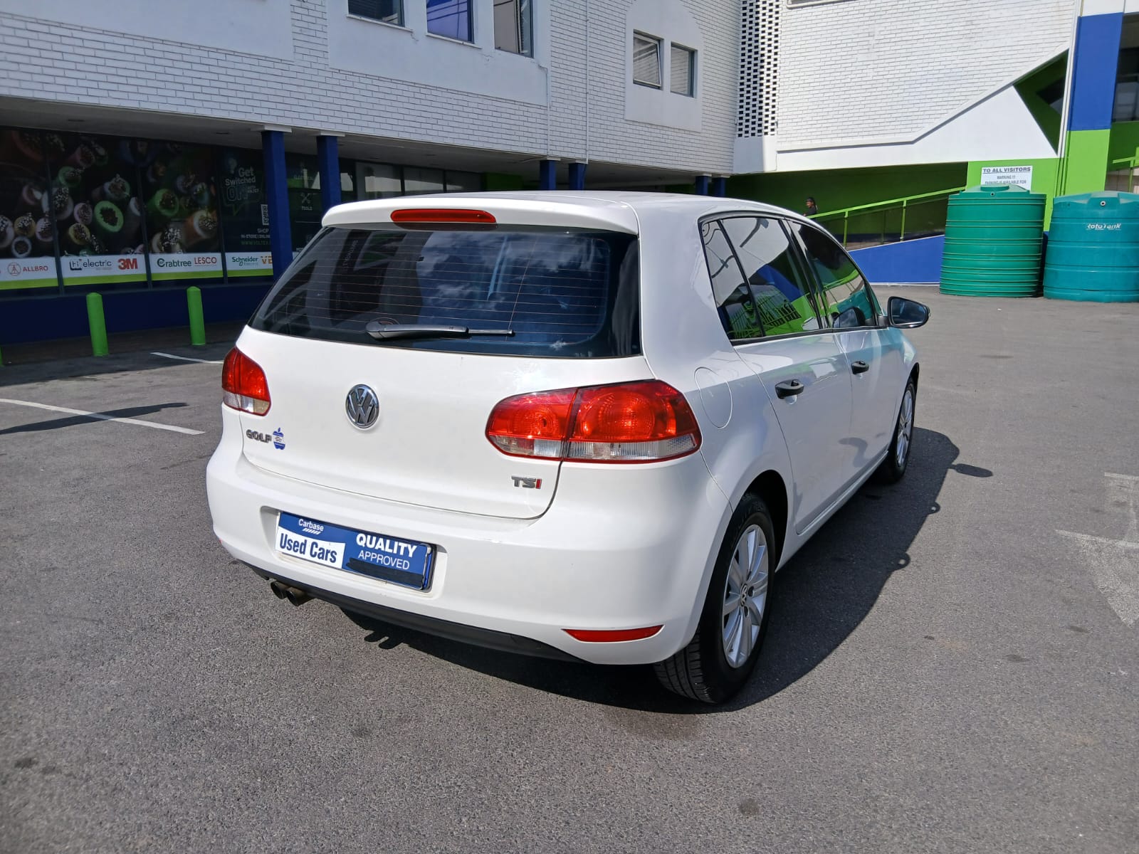 
								2010 Volkswagen Golf 6 1.6 TSI Manual – R110 000 full									