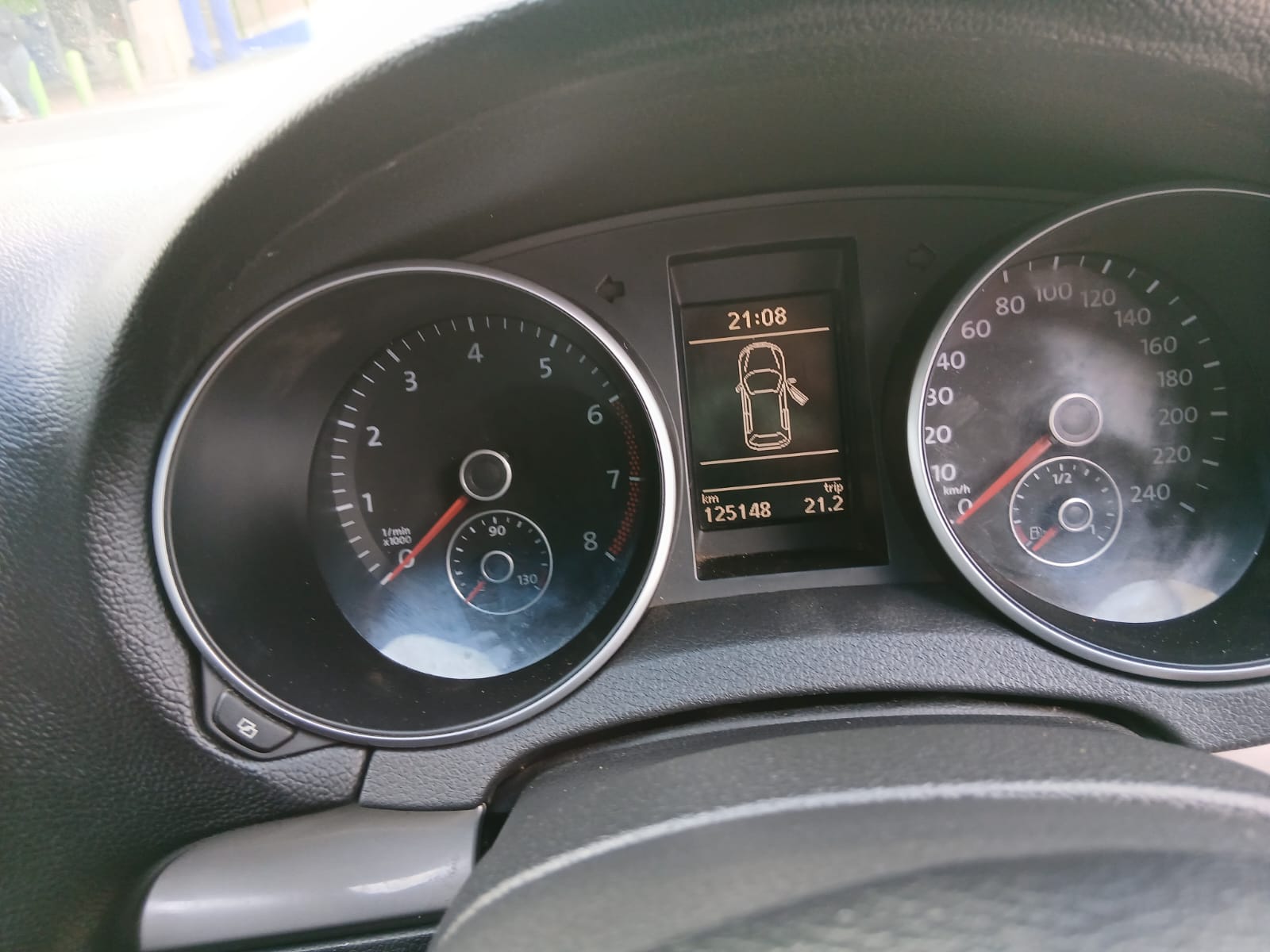 
								2010 Volkswagen Golf 6 1.6 TSI Manual – R110 000 full									