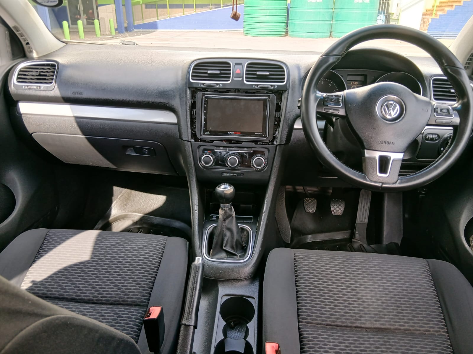 
								2010 Volkswagen Golf 6 1.6 TSI Manual – R110 000 full									