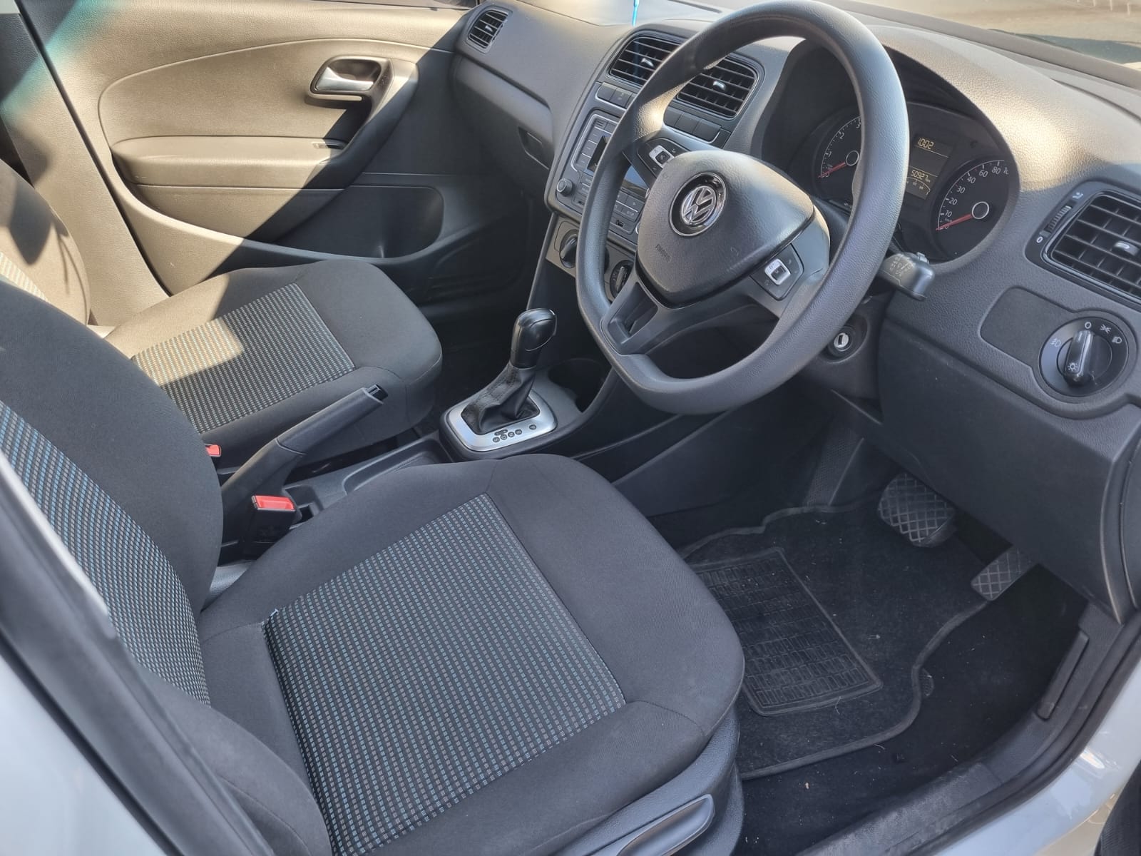 
								2020 Volkswagen Polo Vivo 1.6 Automatic – R195 000 full									