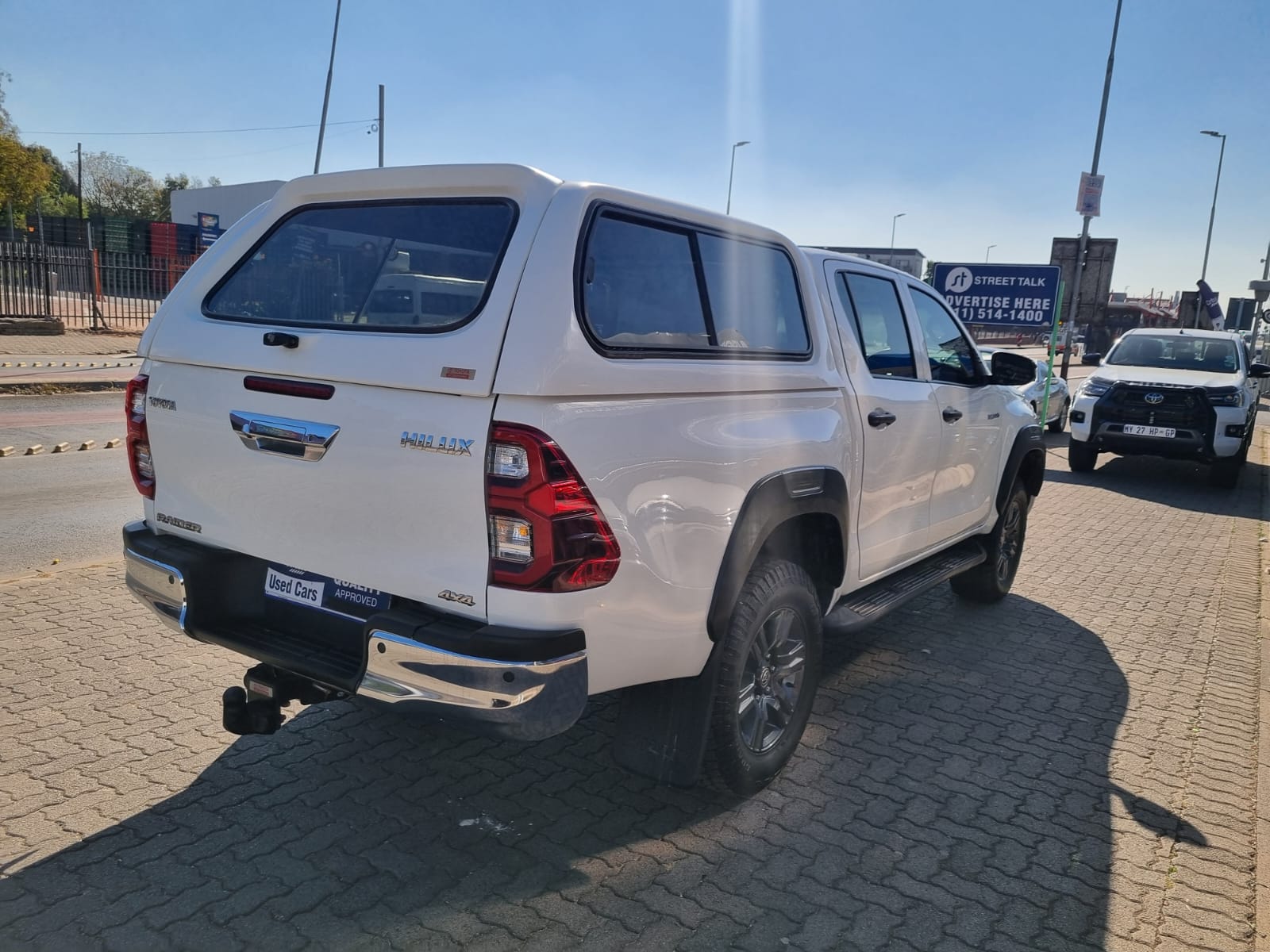 
								2022 Toyota Hilux 2.4 GD-6 4×4 Double Cab Manual – R430 000 full									