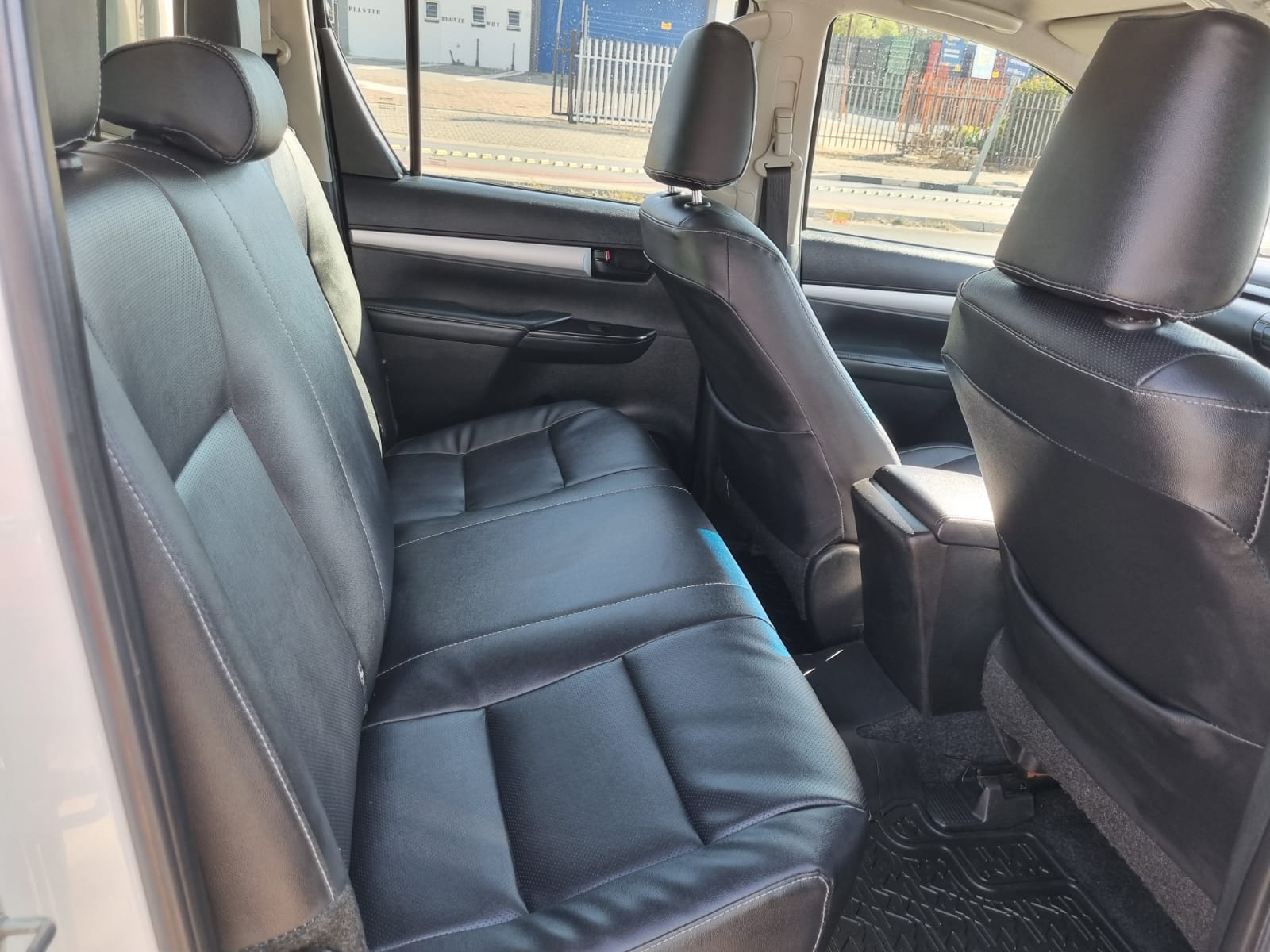
								2022 Toyota Hilux 2.4 GD-6 4×4 Double Cab Manual – R430 000 full									