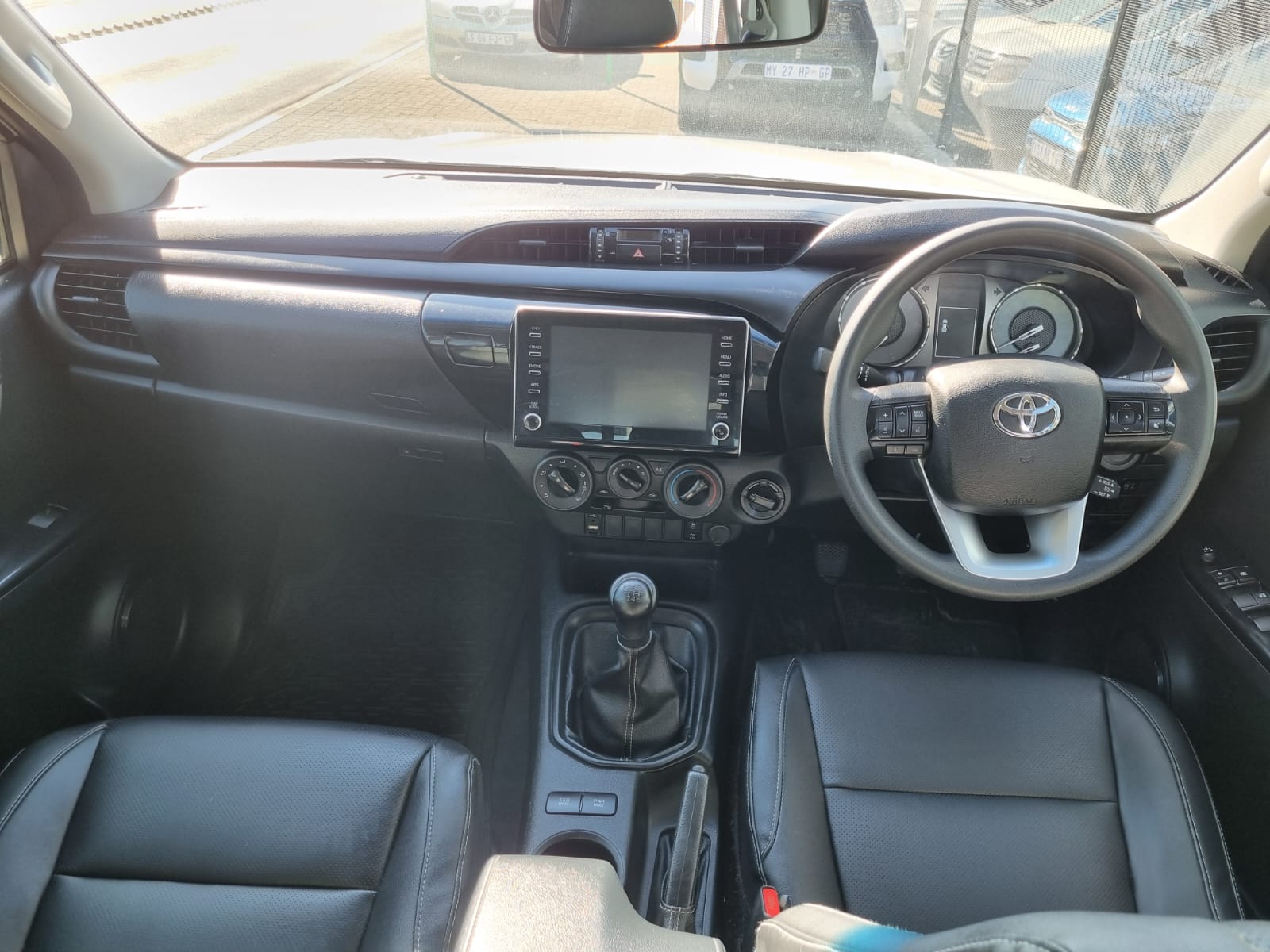 
								2022 Toyota Hilux 2.4 GD-6 4×4 Double Cab Manual – R430 000 full									