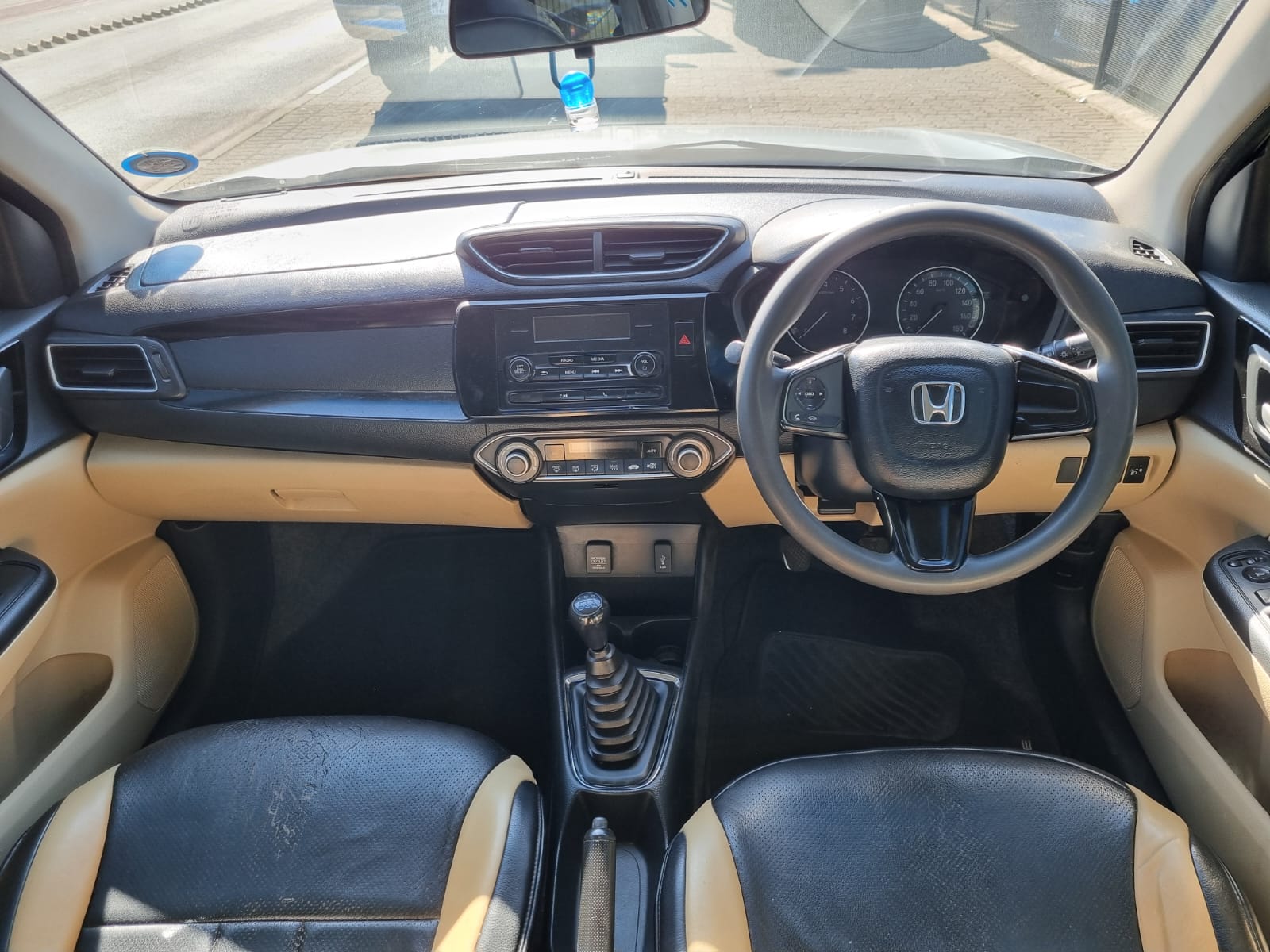 
								2019 Honda Amaze 1.2 Manual – R120 000 full									