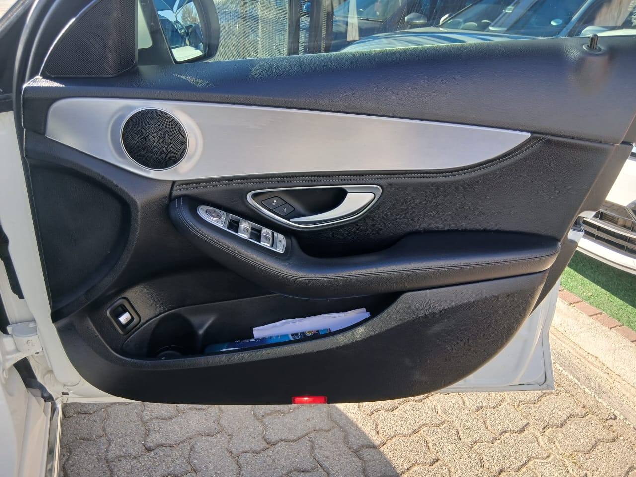 
								2014 Mercedes-Benz C180 Automatic – R255 000 full									