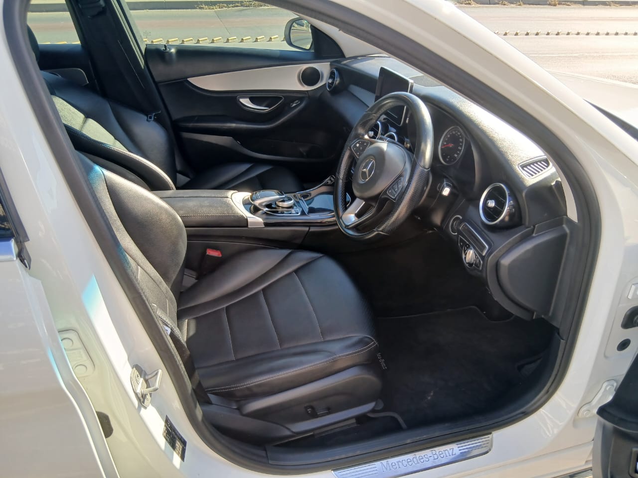 
								2014 Mercedes-Benz C180 Automatic – R255 000 full									