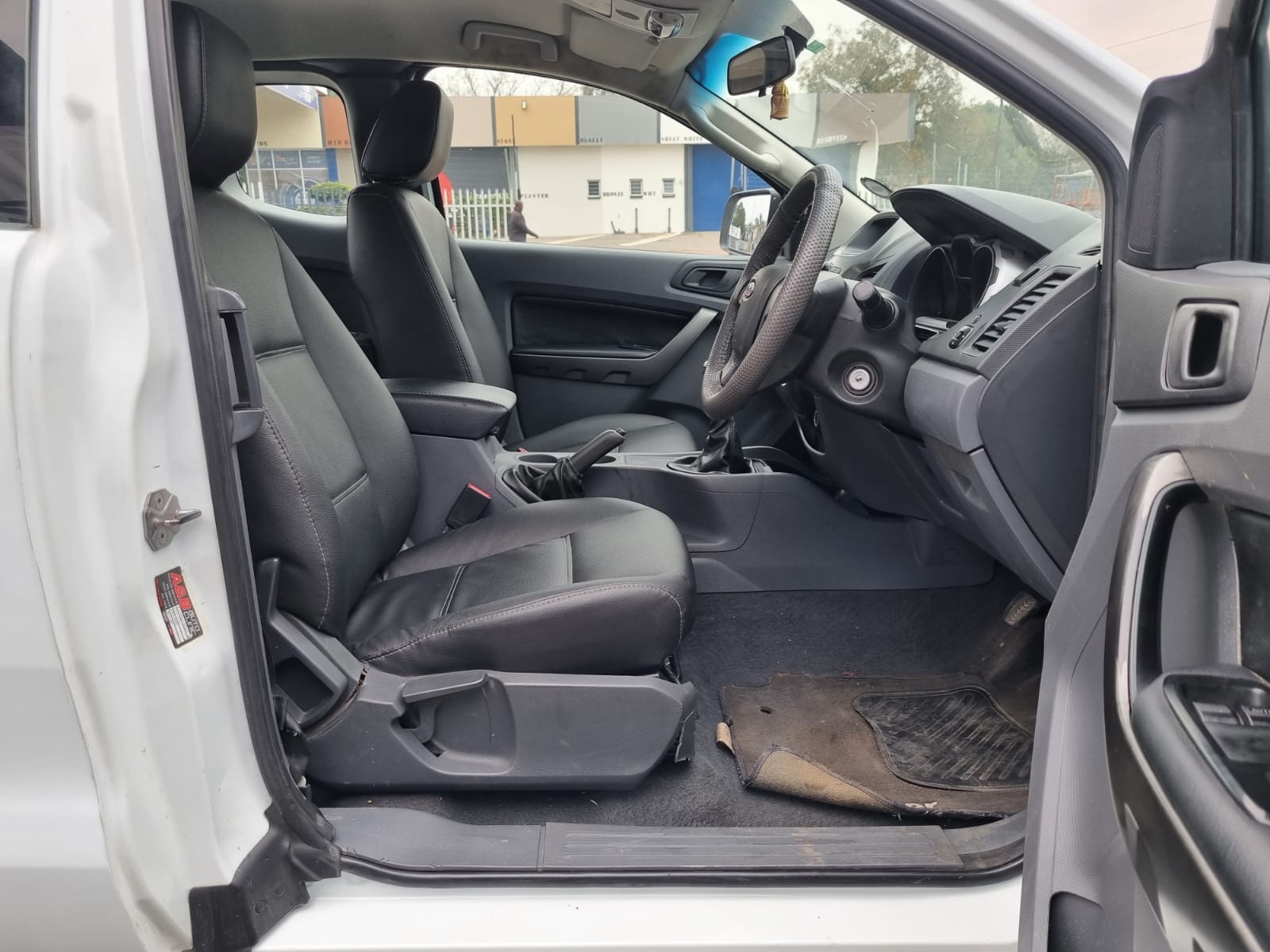 
								2012 Ford Ranger Hi-Rider Extra Cab Diesel Manual For Sale – R160,000 full									