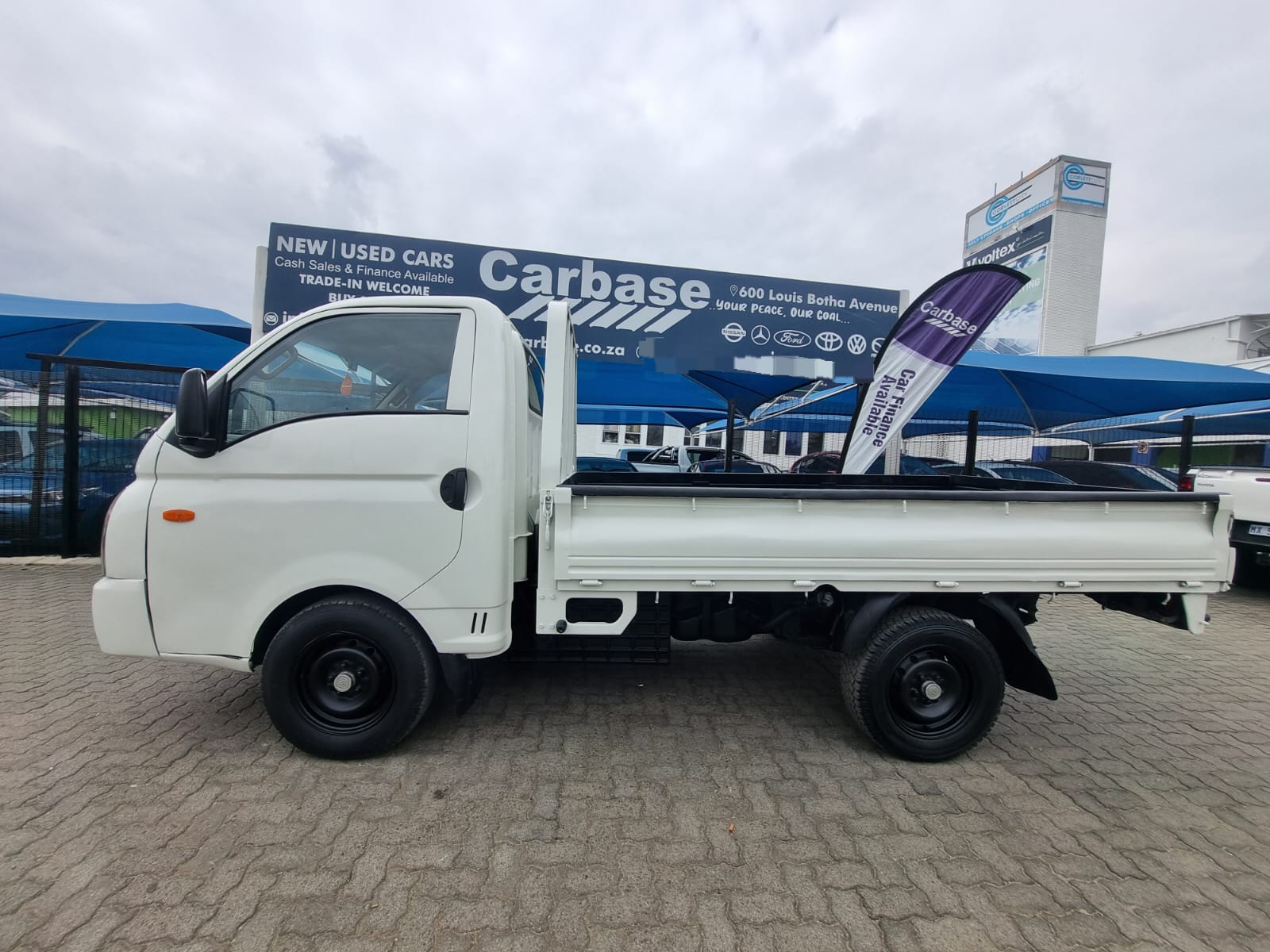 
								2015 Hyundai H100 2.6 Diesel Manual For Sale – R165,000 full									
