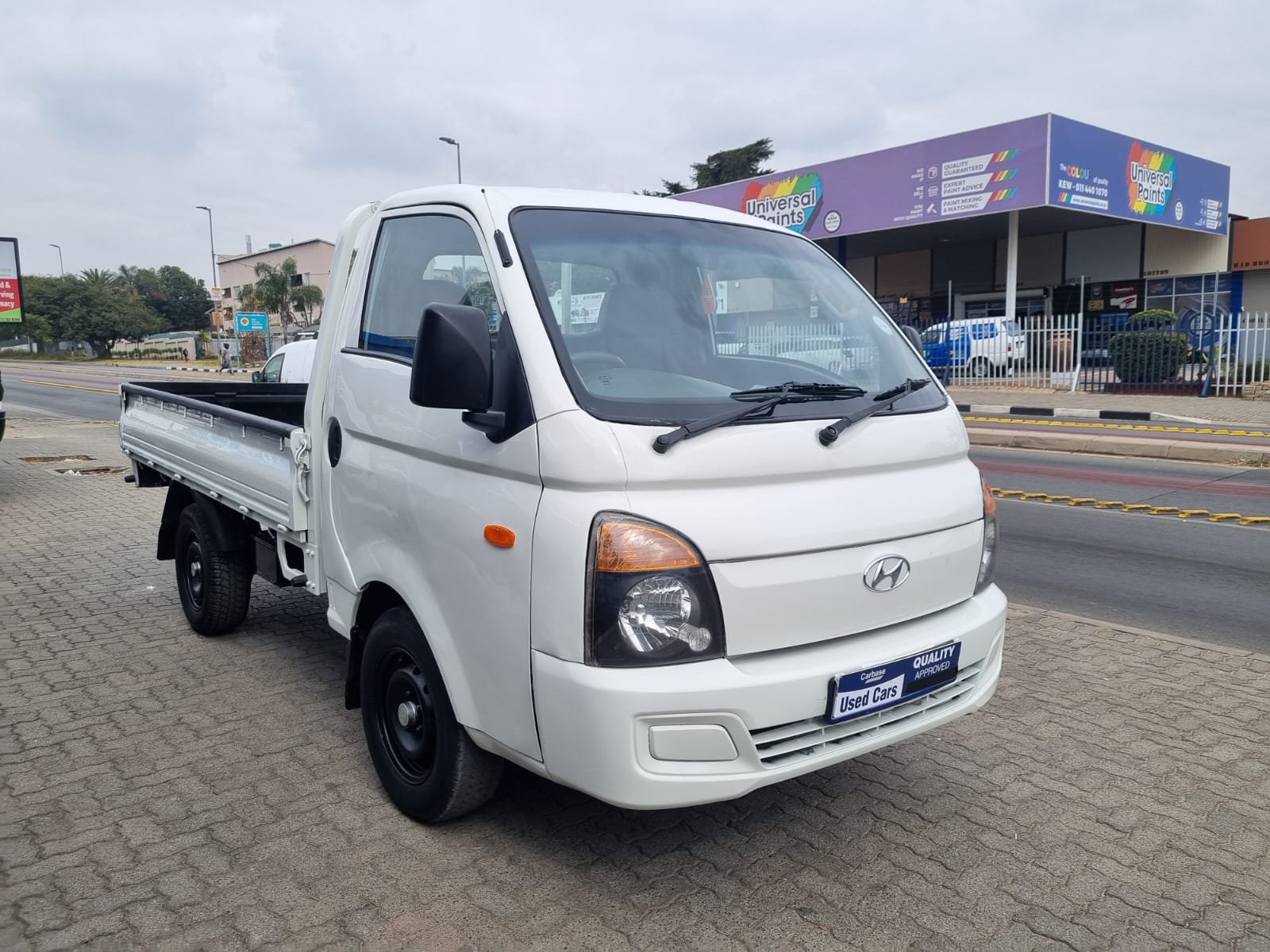 
								2015 Hyundai H100 2.6 Diesel Manual For Sale – R165,000 full									