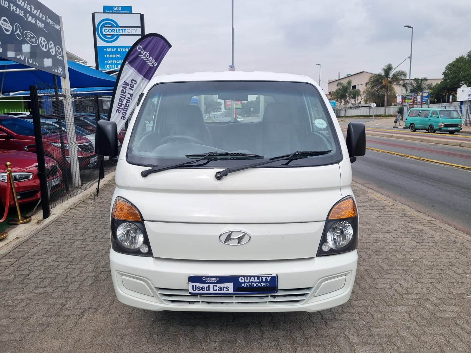 
								2015 Hyundai H100 2.6 Diesel Manual For Sale – R165,000 full									