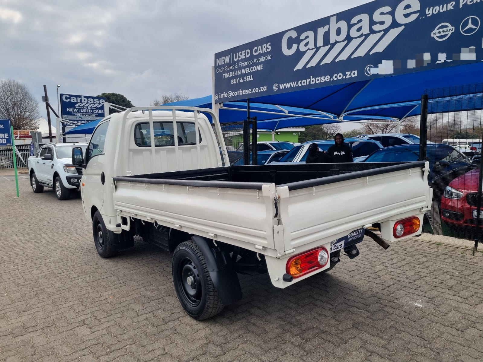 
								2015 Hyundai H100 2.6 Diesel Manual For Sale – R165,000 full									