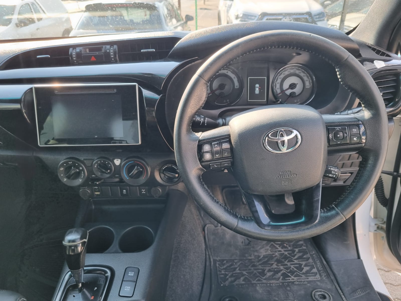 
								2019 Toyota Hilux 2.8 GD-6 Extra Cab Automatic For Sale – R360,000 full									