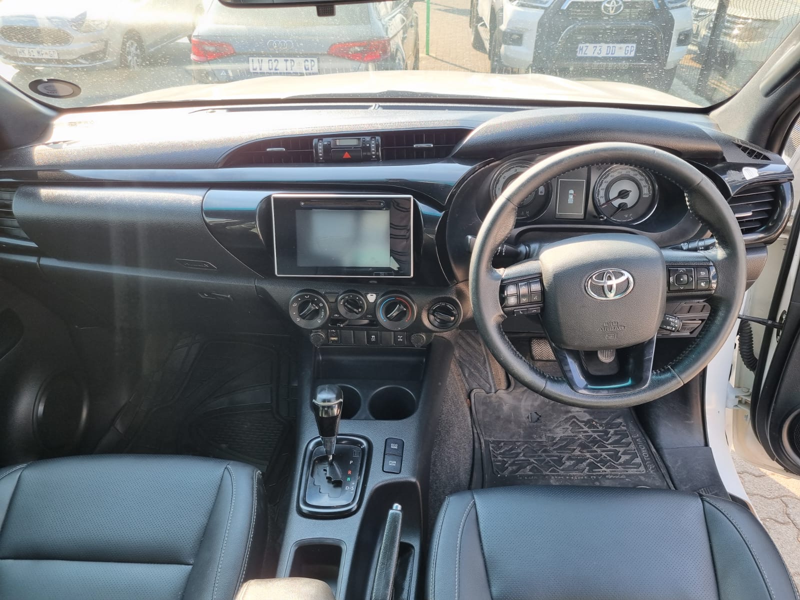 
								2019 Toyota Hilux 2.8 GD-6 Extra Cab Automatic For Sale – R360,000 full									