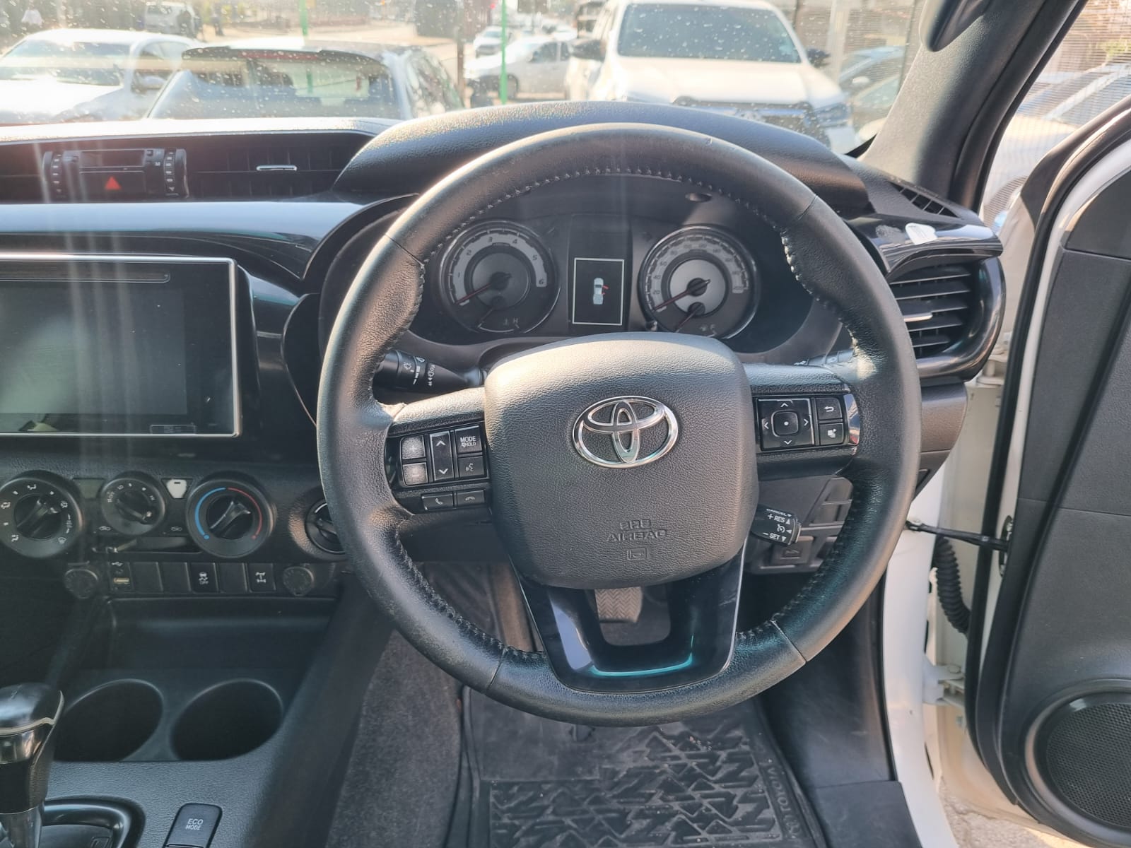
								2019 Toyota Hilux 2.8 GD-6 Extra Cab Automatic For Sale – R360,000 full									