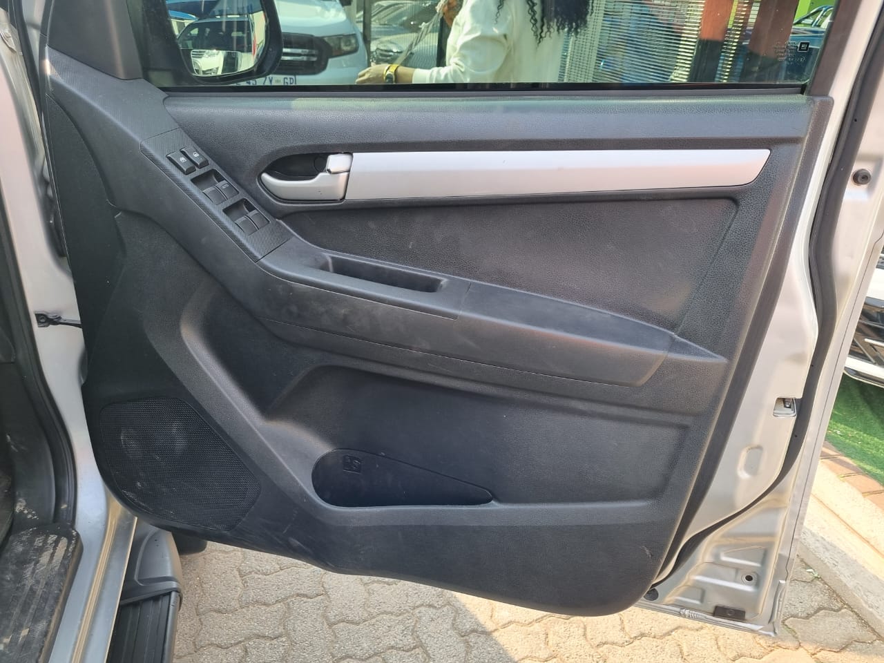 
								2016 Isuzu KB300 Double Cab Automatic Diesel For Sale – R290,000 full									