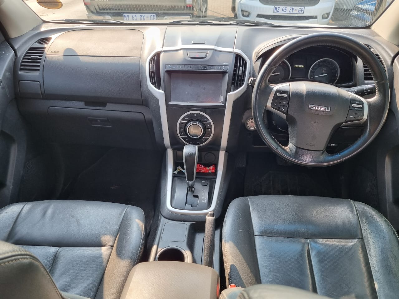 
								2016 Isuzu KB300 Double Cab Automatic Diesel For Sale – R290,000 full									