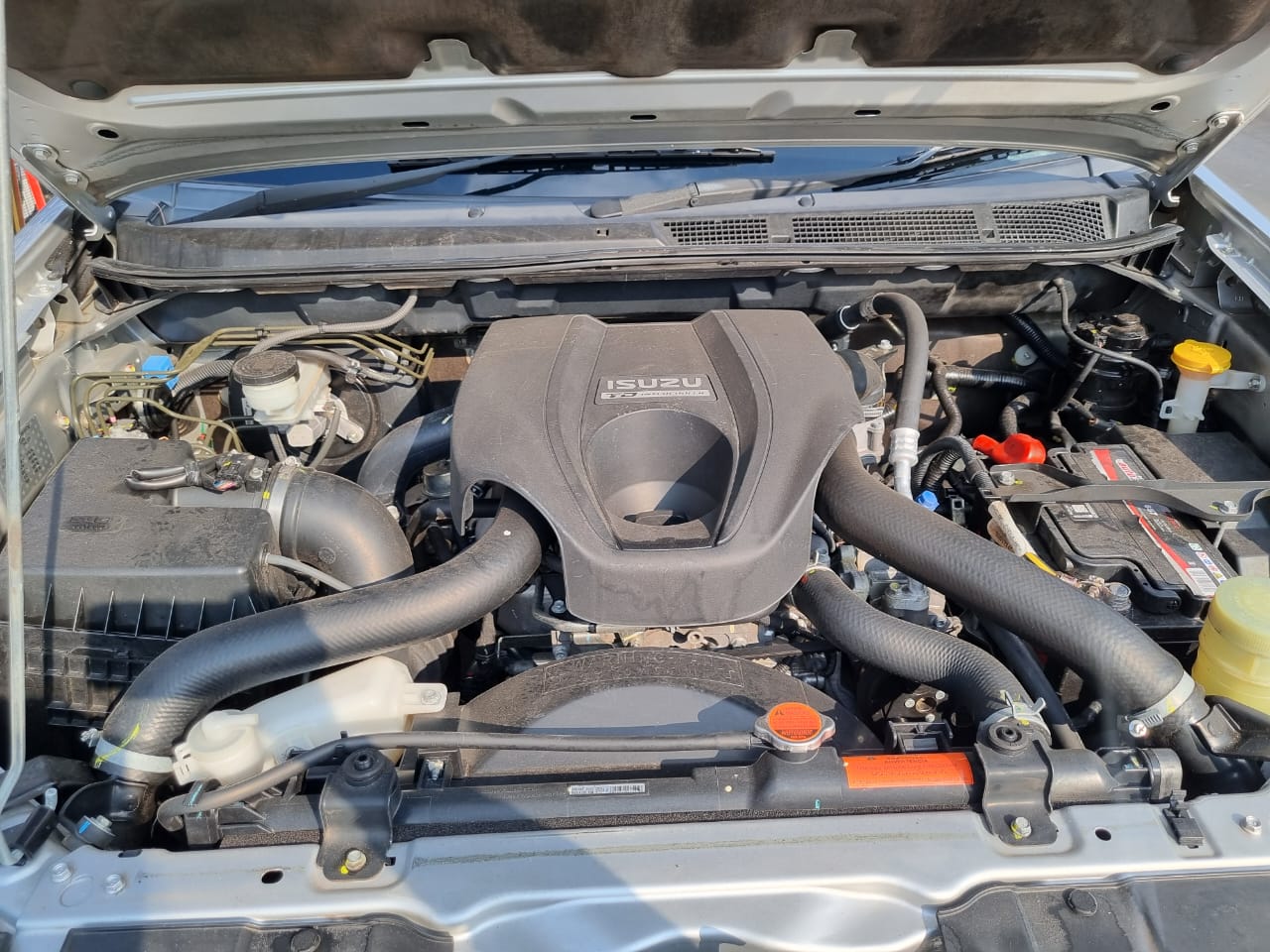 
								2016 Isuzu KB300 Double Cab Automatic Diesel For Sale – R290,000 full									