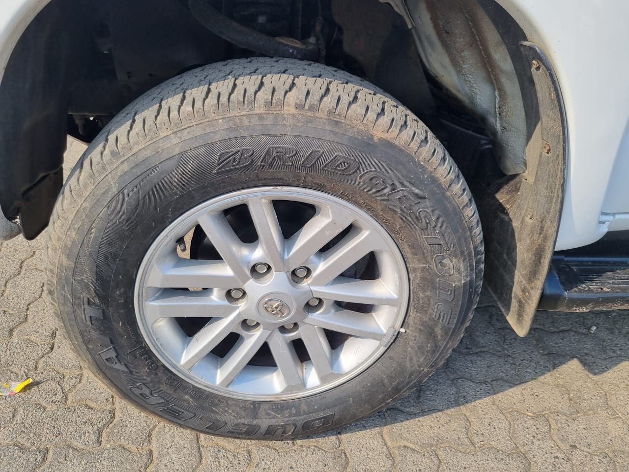 
								2014 Toyota Hilux 3.0 D-4D 4×4 Extra Cab Manual For Sale – R260,000 full									