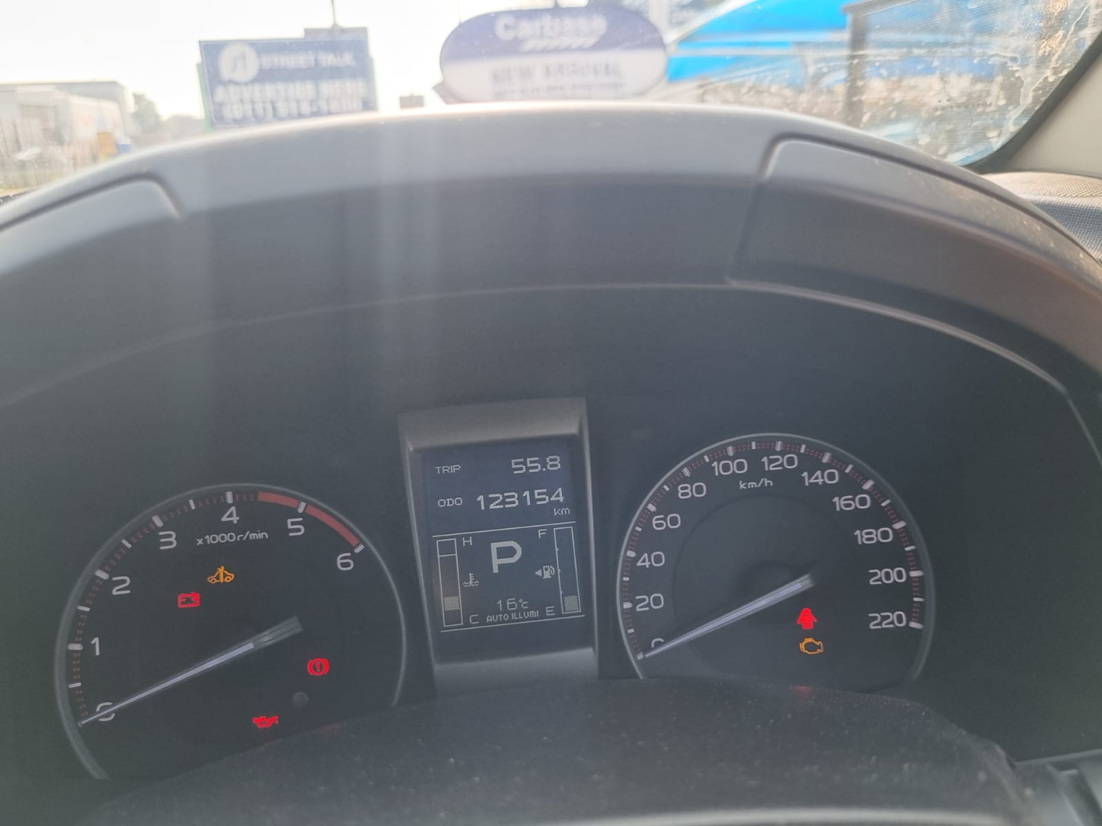 
								2015 Isuzu KB300 D-TEQ LX Extra Cab Automatic For Sale – R270,000 full									