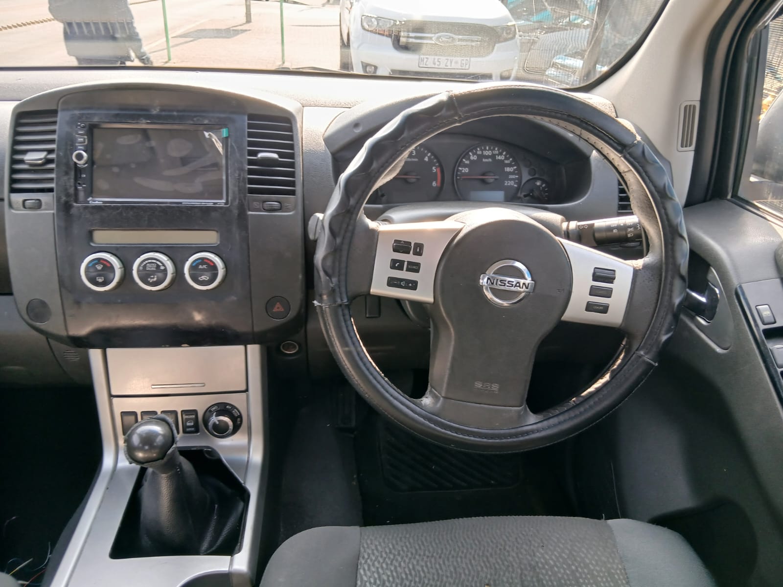 
								2014 Nissan Navara 2.5 dCi Double Cab 4×4 Manual For Sale – R150,000 full									