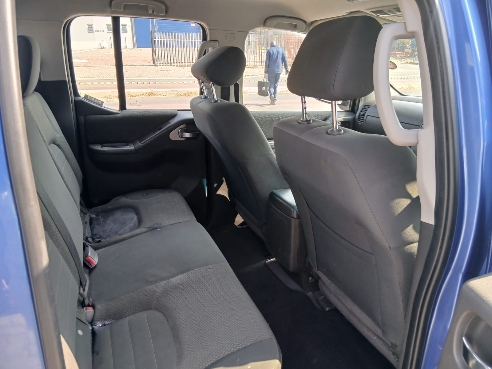 
								2014 Nissan Navara 2.5 dCi Double Cab 4×4 Manual For Sale – R150,000 full									