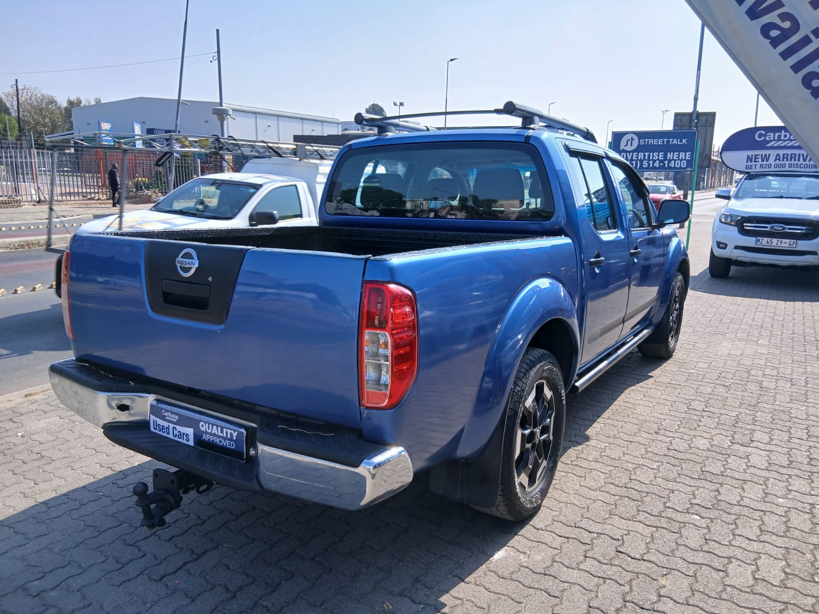 
								2014 Nissan Navara 2.5 dCi Double Cab 4×4 Manual For Sale – R150,000 full									