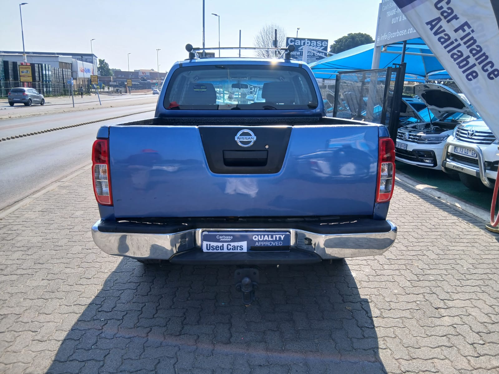 
								2014 Nissan Navara 2.5 dCi Double Cab 4×4 Manual For Sale – R150,000 full									